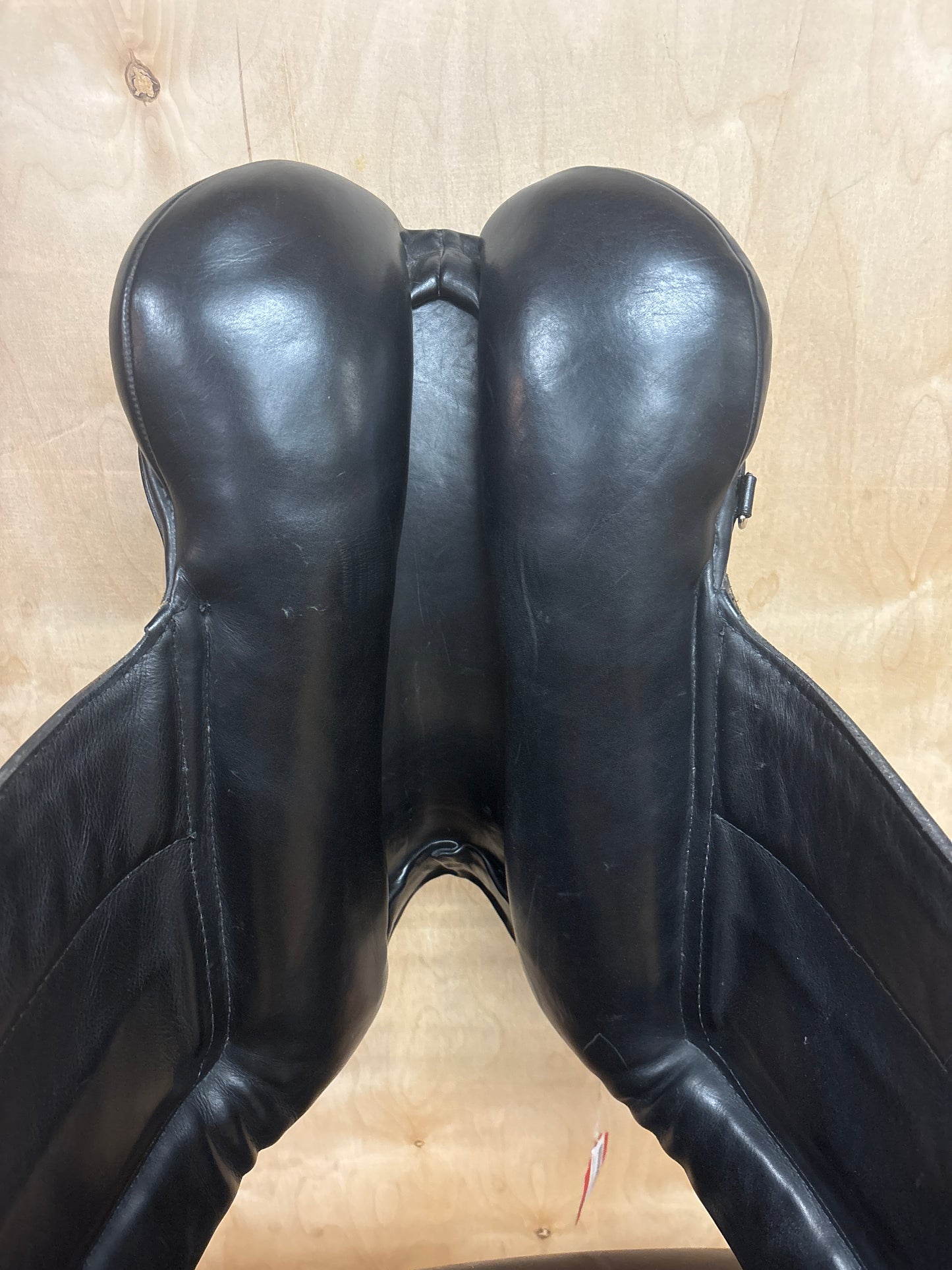 Smith Worthington Custom Dressage Saddle-Black-17.5”-Medium Narrow