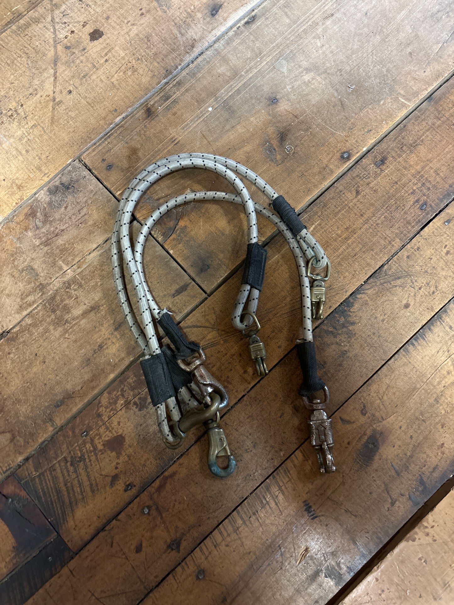 3 bungee trailer ties