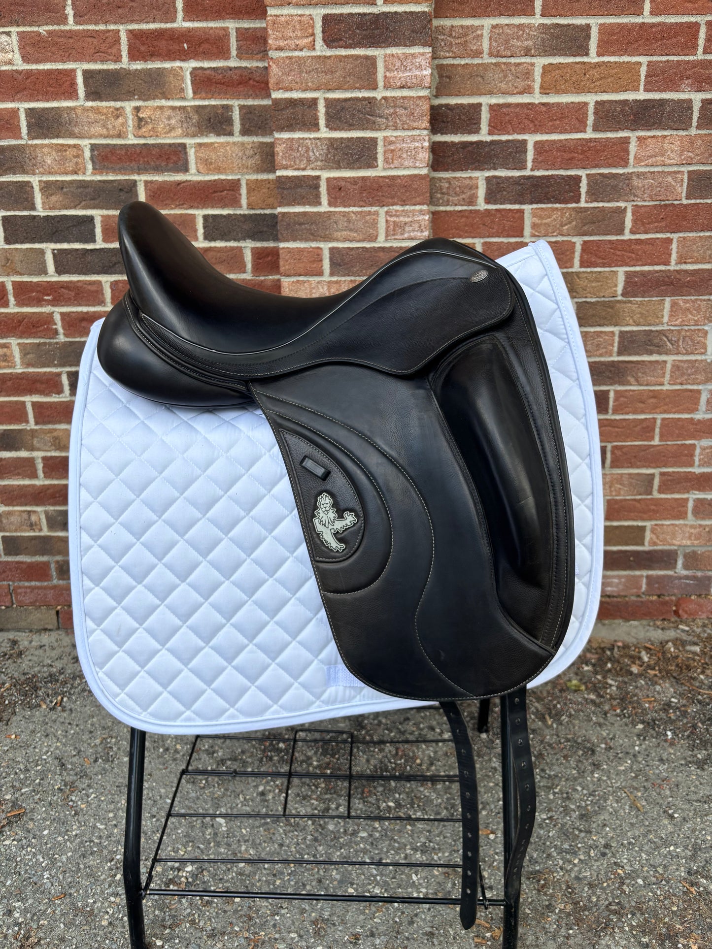 Fairfax World Class Monoflap Dressage Saddle-Black-Adjustable-17.5”