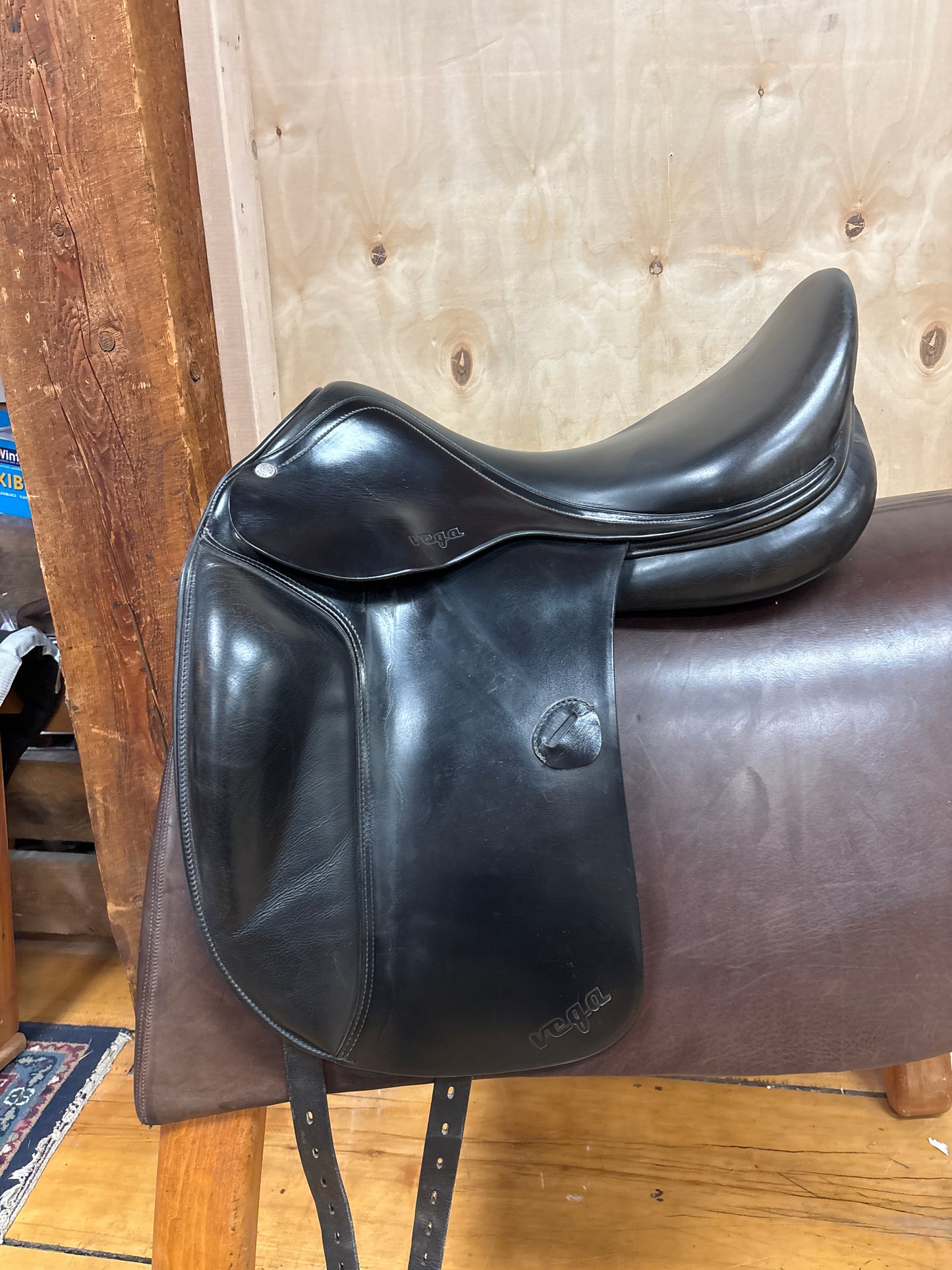 Amerigo Vega Dressage Saddle-Black-18”-M +2