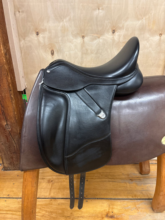 Bates Dressage Saddle-Black-17.5”-Adjustable