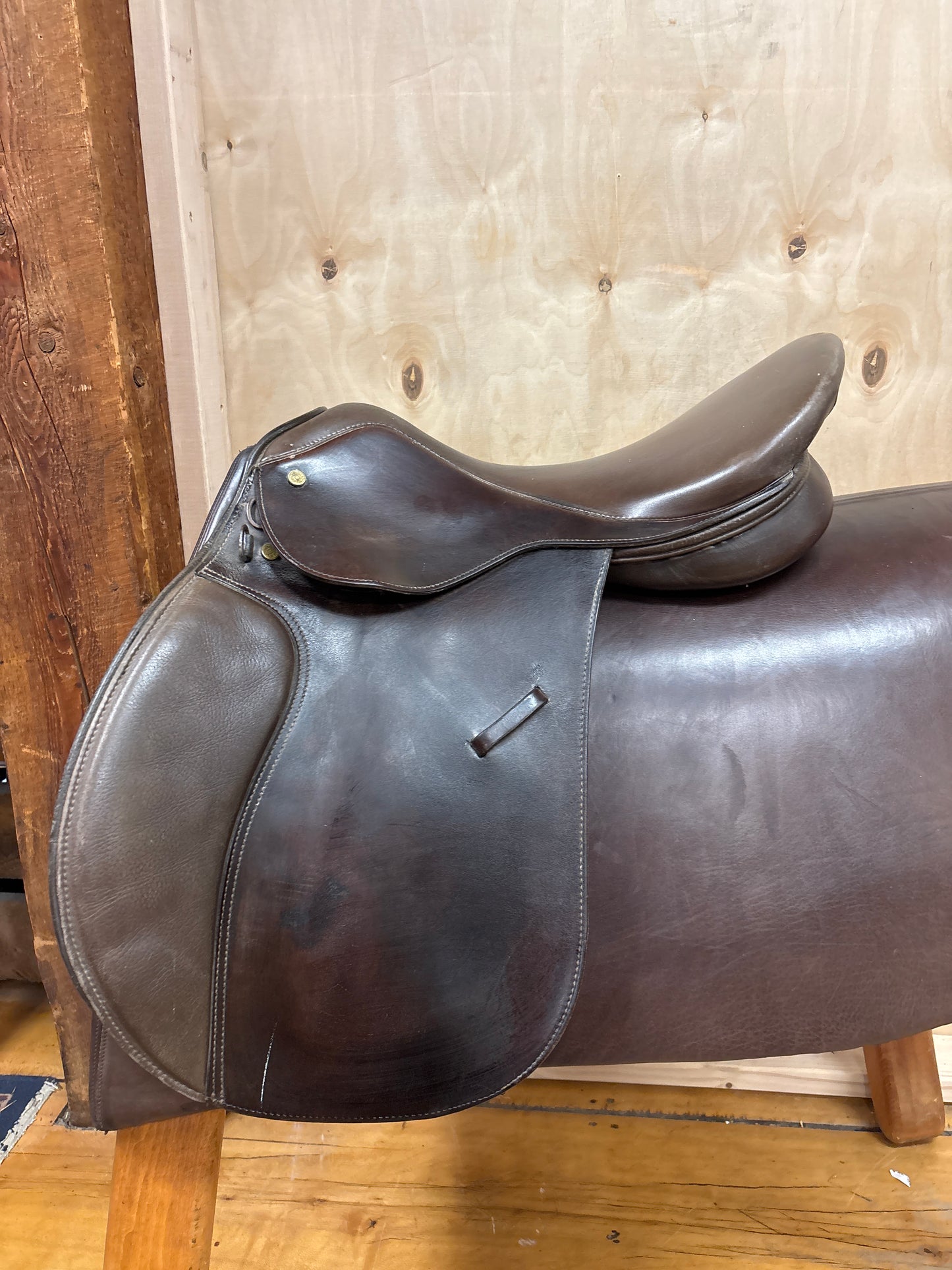 RD Intercollegiate All Purpose Saddle-Brown-17.5”-Medium Wide