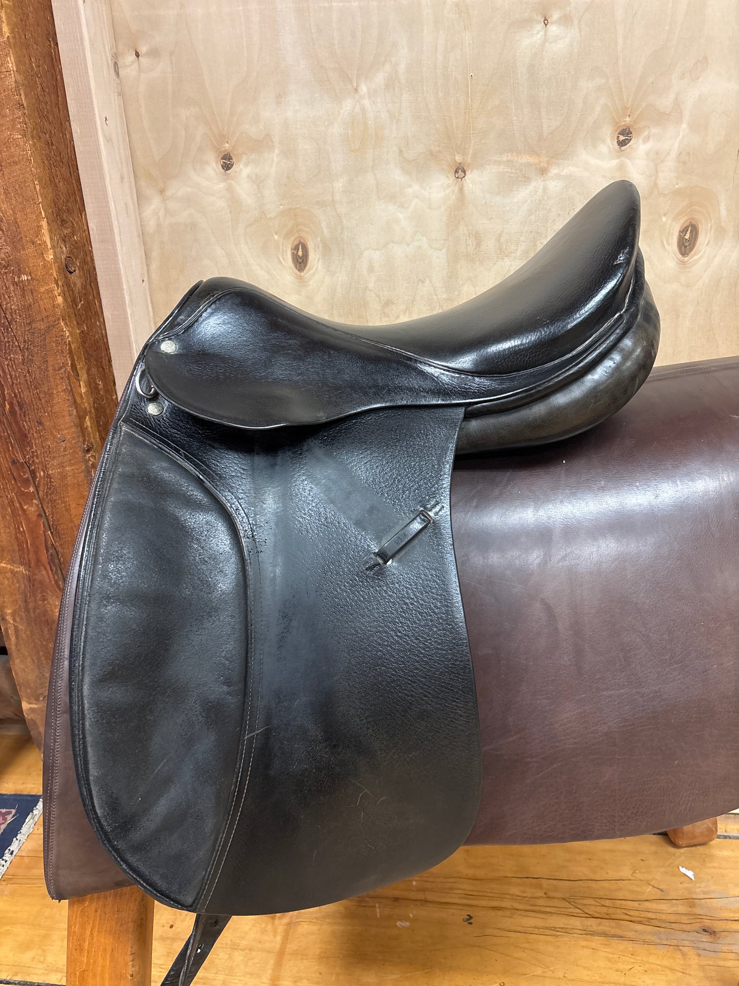 Roosli Dressage Saddle-Black-18”-Medium