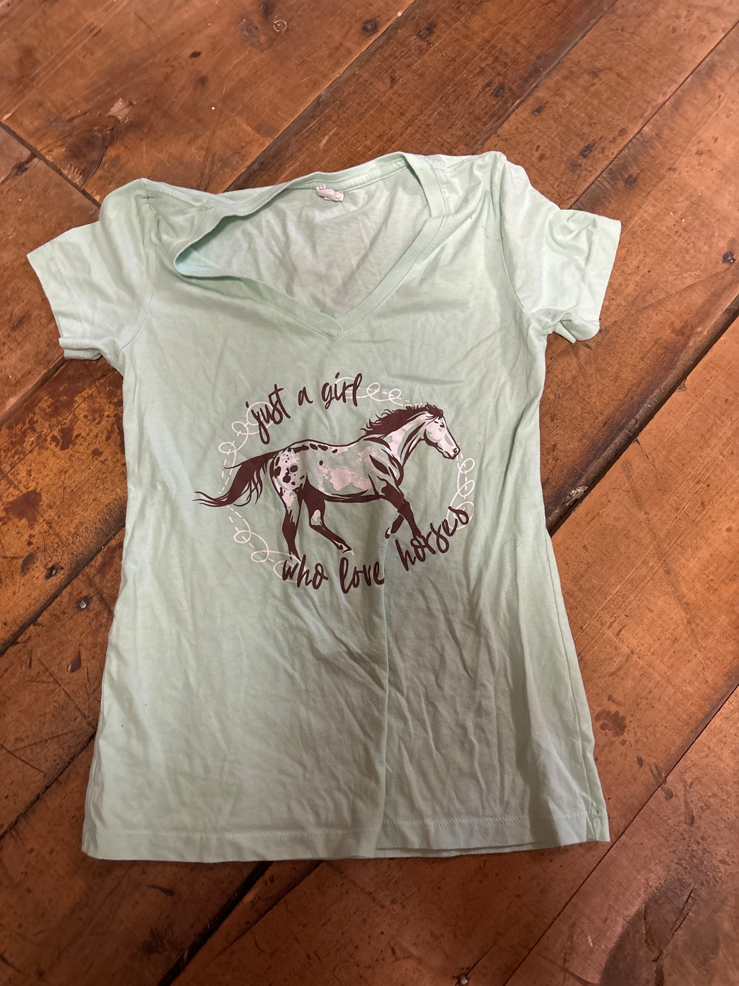 T-Shirt-“Girl who loves horses”-Medium