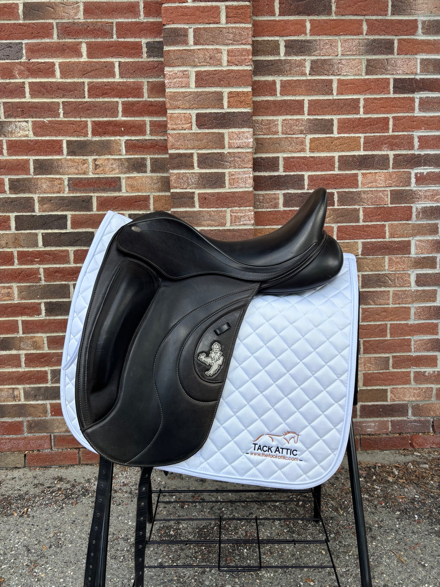 Fairfax World Class Monoflap Dressage Saddle-Black-Adjustable-17.5”