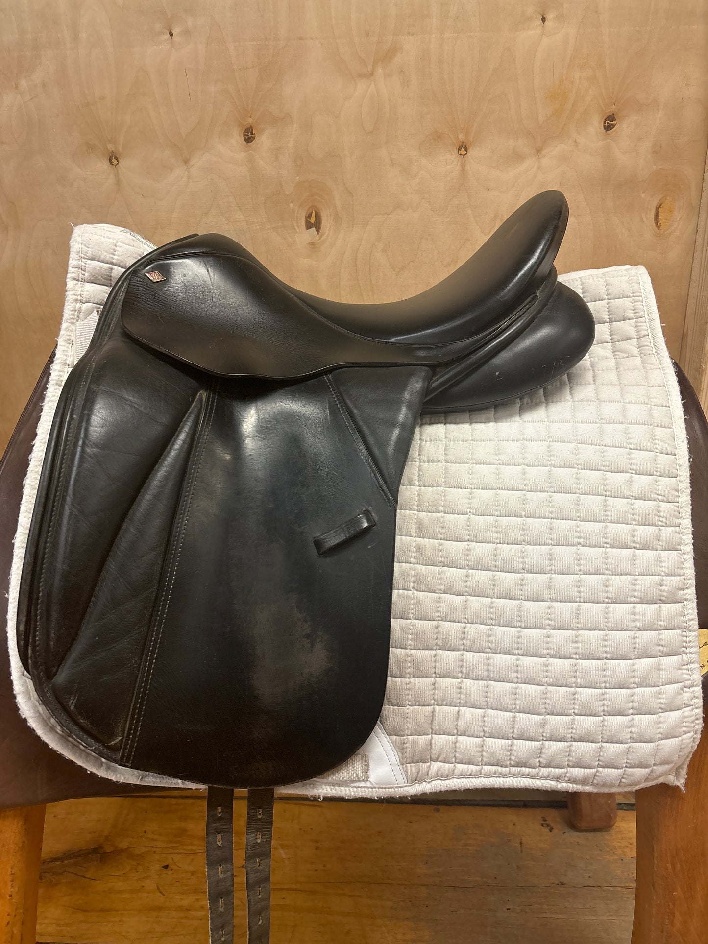 Lazer Dressage Saddle-Black-17”