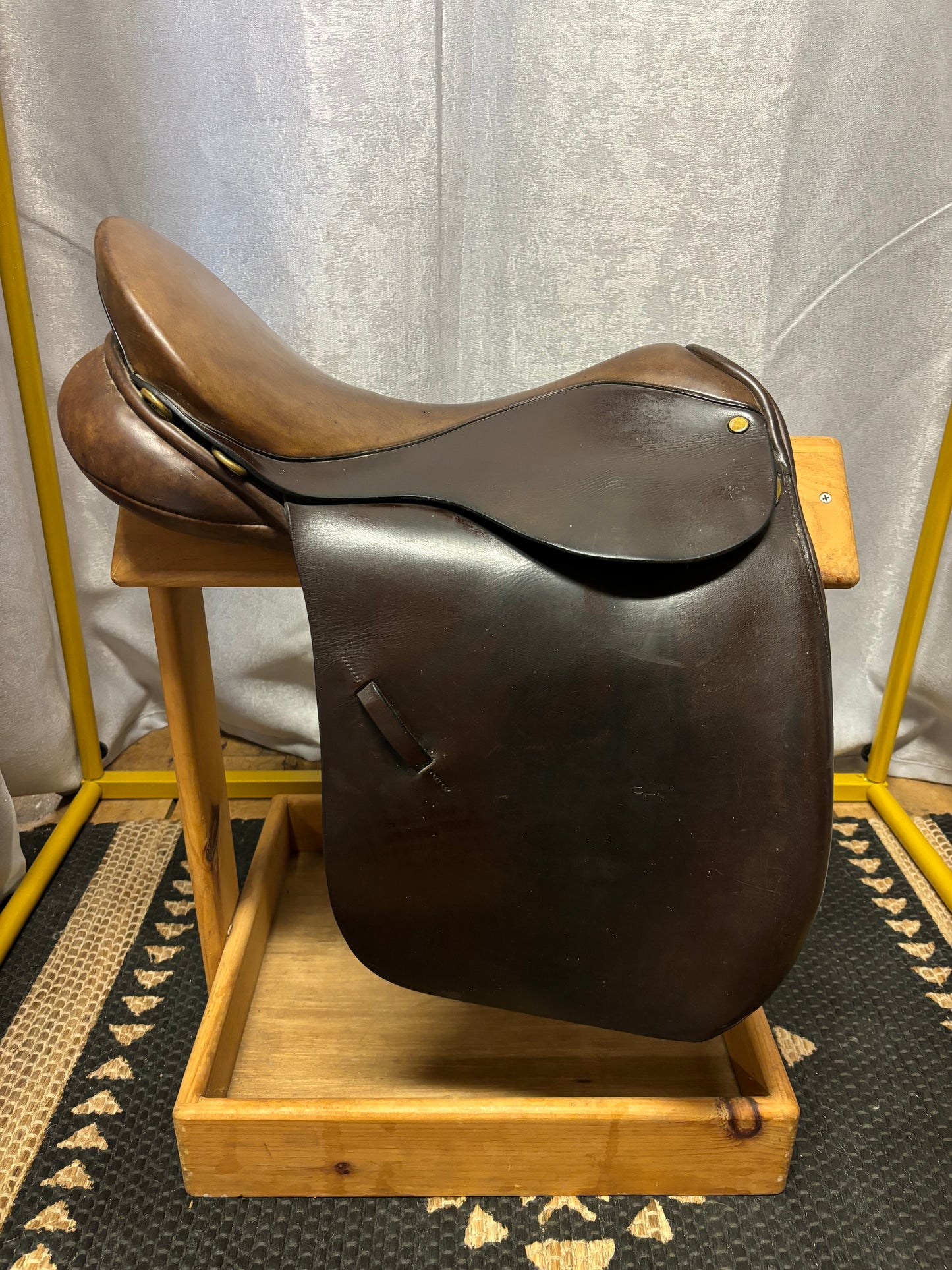 Master Saddlery All Purpose Saddle-Brown-Wide-17”