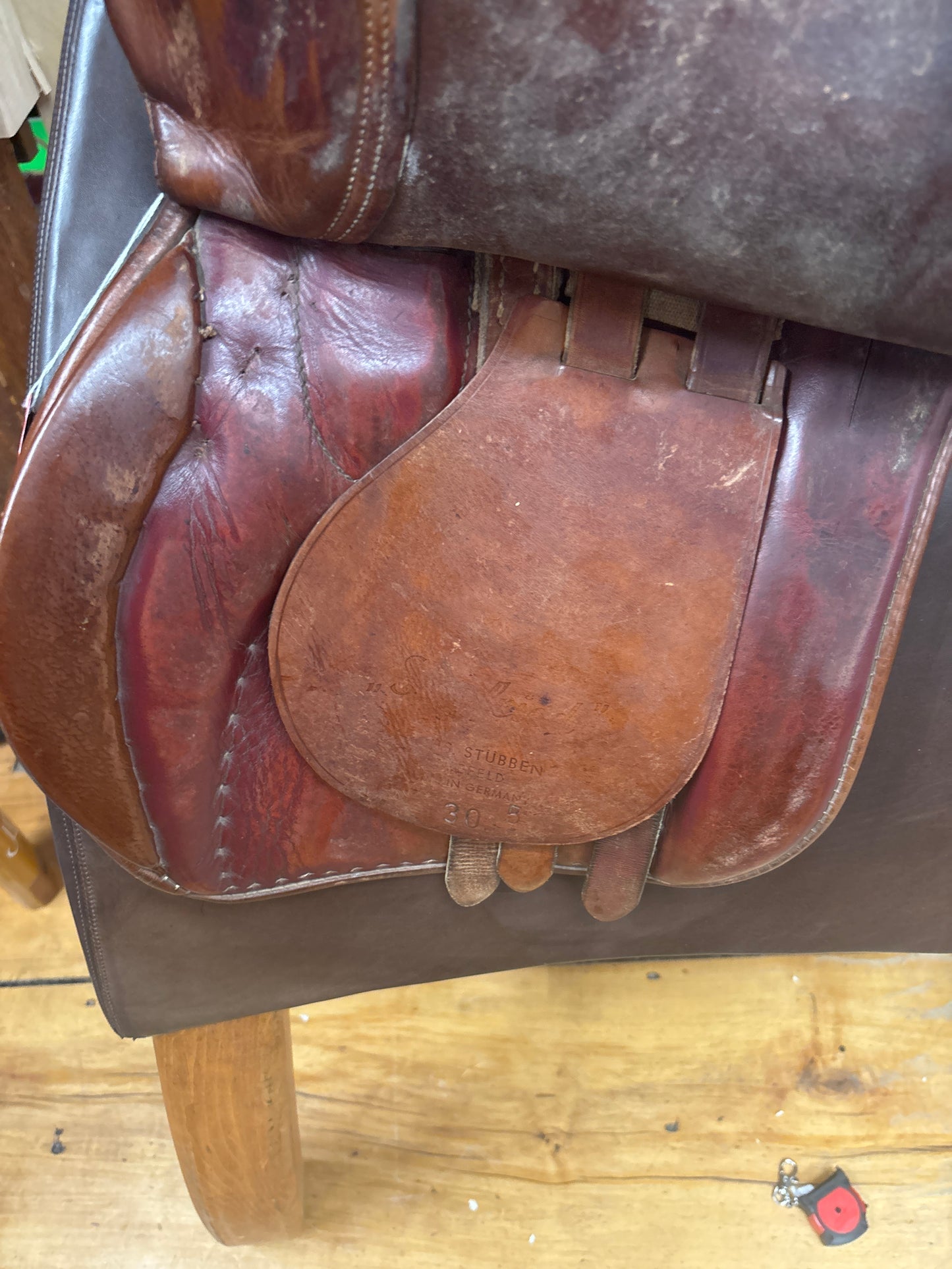 Stubben Sigfried Close Contact Saddle-Brown-17.5”-30cm