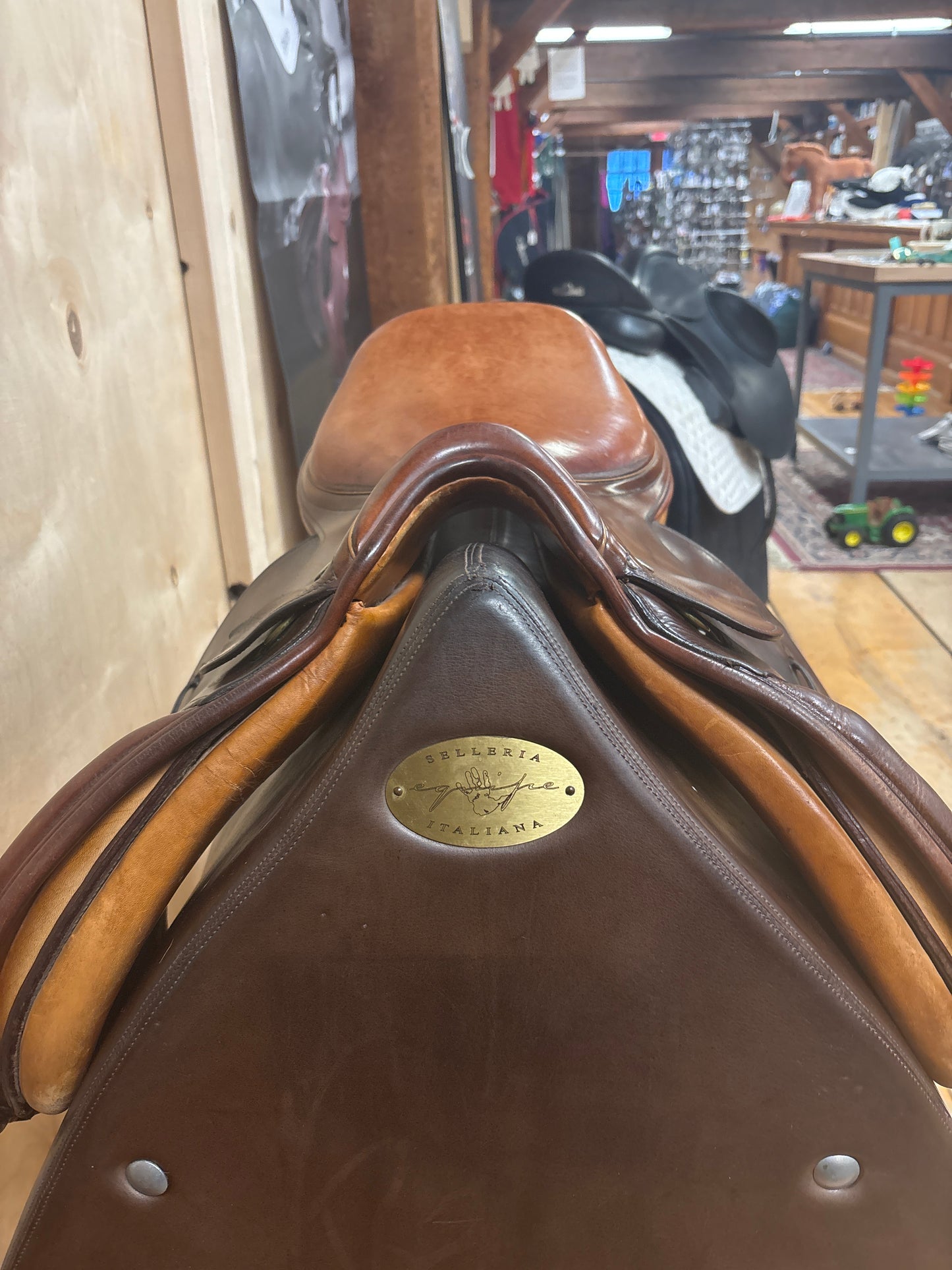 R. Pessoa Jump Saddle-Brown-16.5”-Medium Narrow