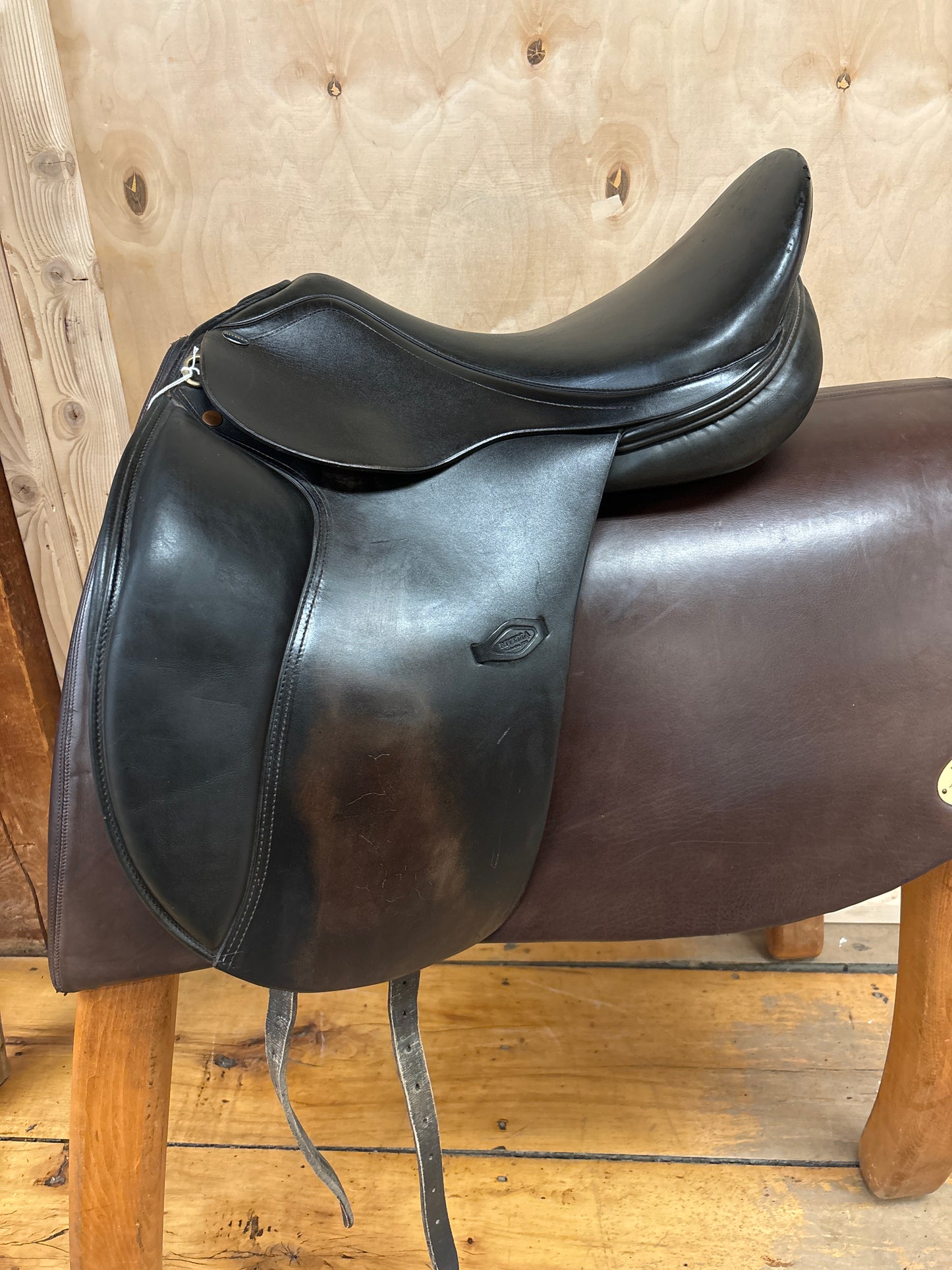 HDR Rivella Dressage Saddle-18”-Extra Wide