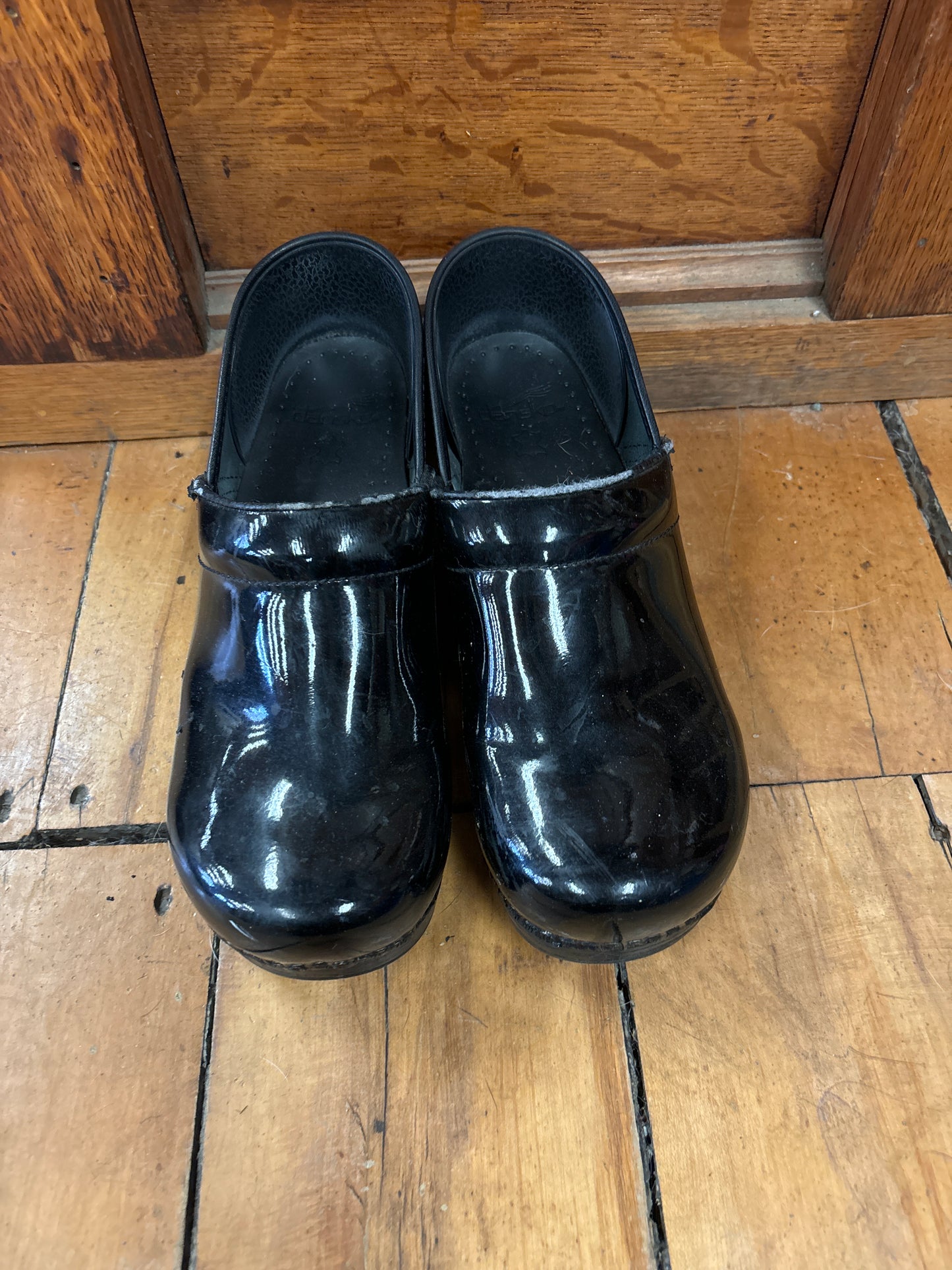 Dansko Clogs-Patent Black-41