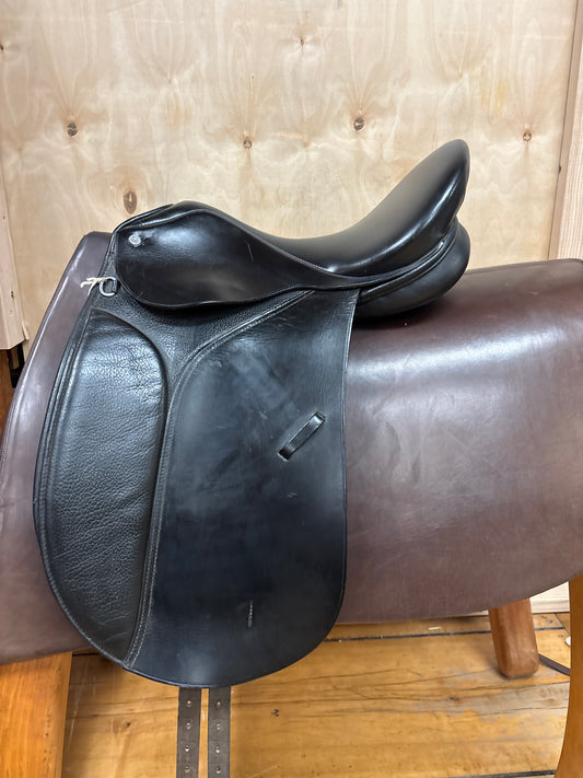 Collegiate Dressage Saddle-Black-16.5”-Medium Narrow