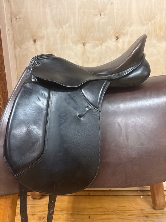 Kieffer Munchen Wein DL Dressage Saddle-Black-17.5”-Medium