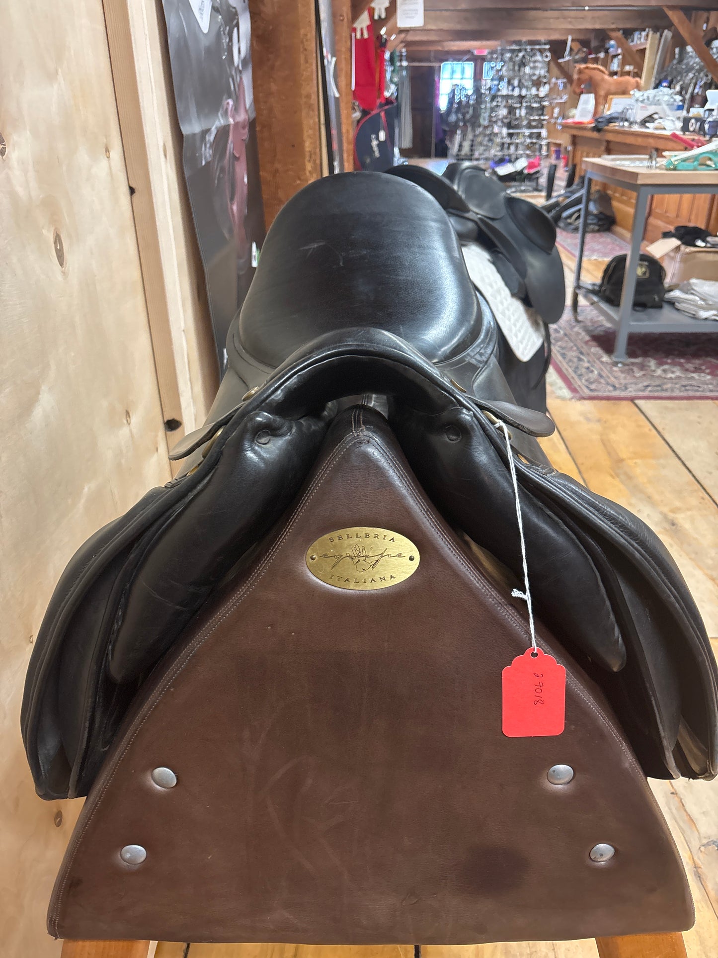 Dominus Dressage Saddle-Black-17.5”-Medium Wide