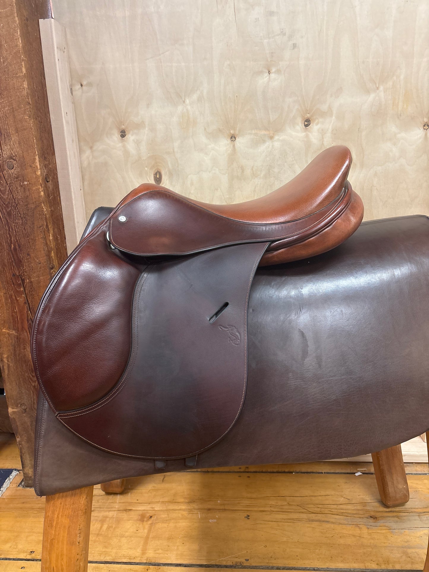 Stackhouse Jump Saddle-Red Brown-17”-Narrow