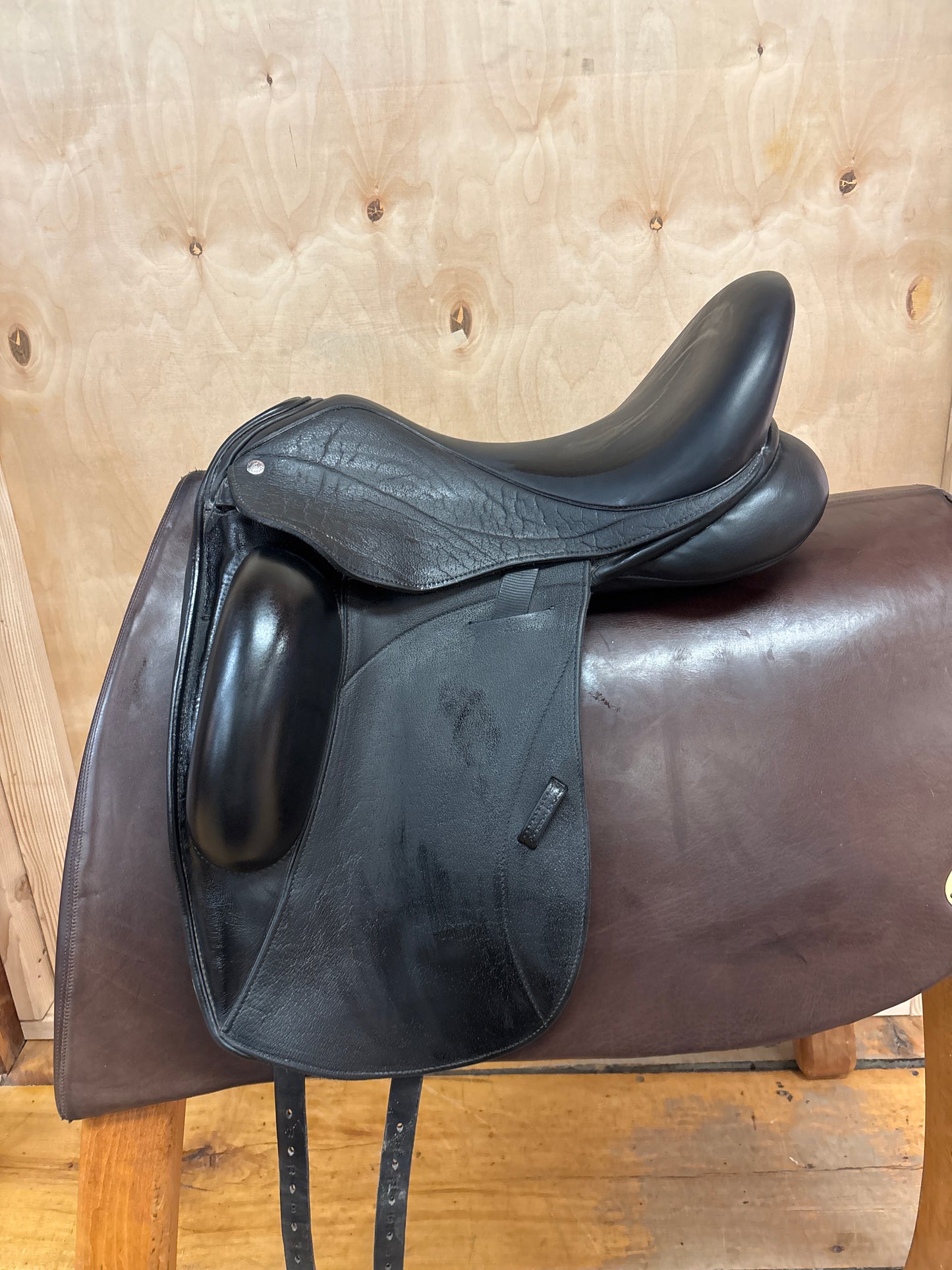 Custom Saddlery Icon Coda Dressage Saddle-Black-Medium-17”