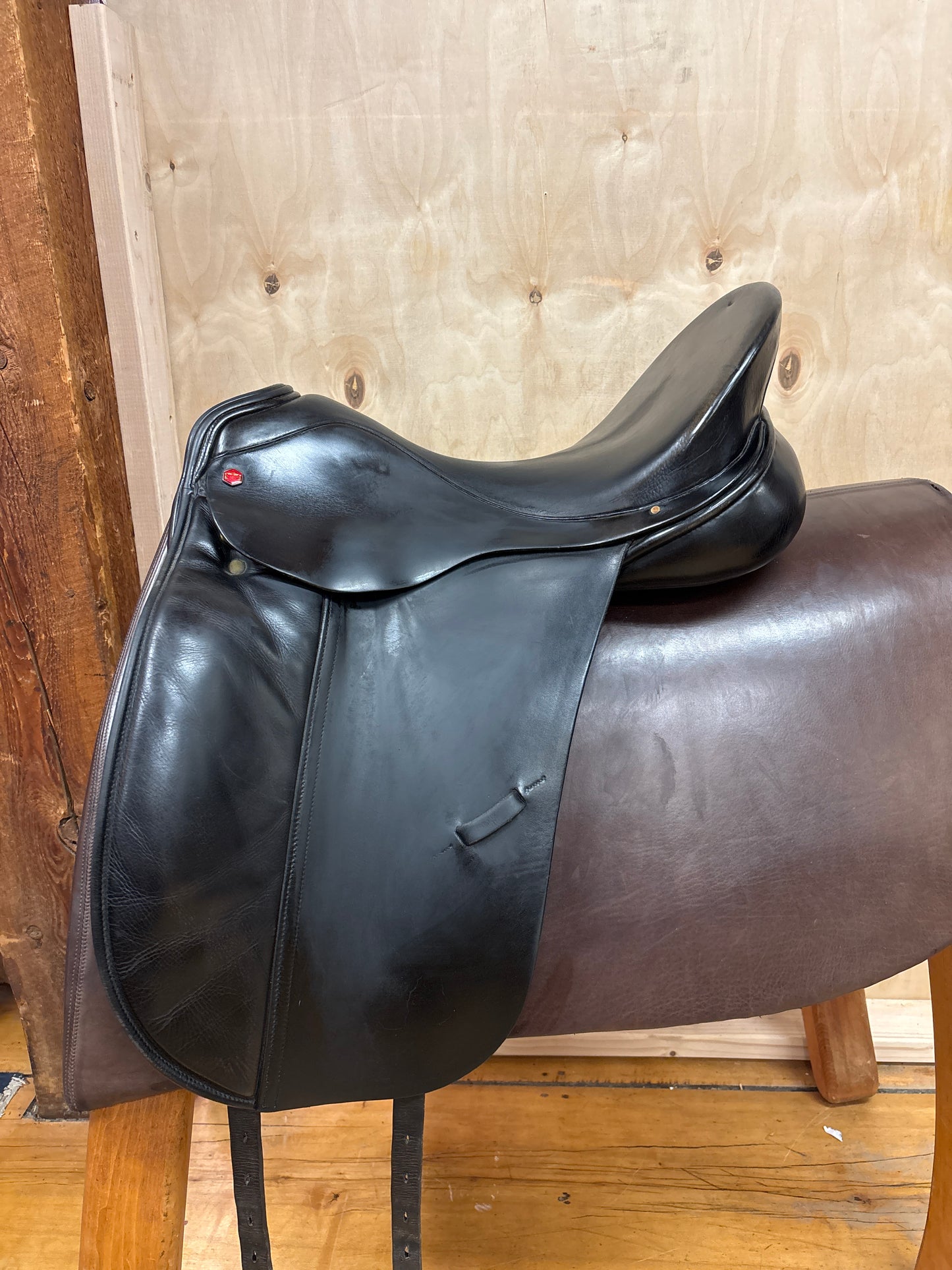 Albion SLK Dressage Saddle-Black-18.5”-Medium Wide