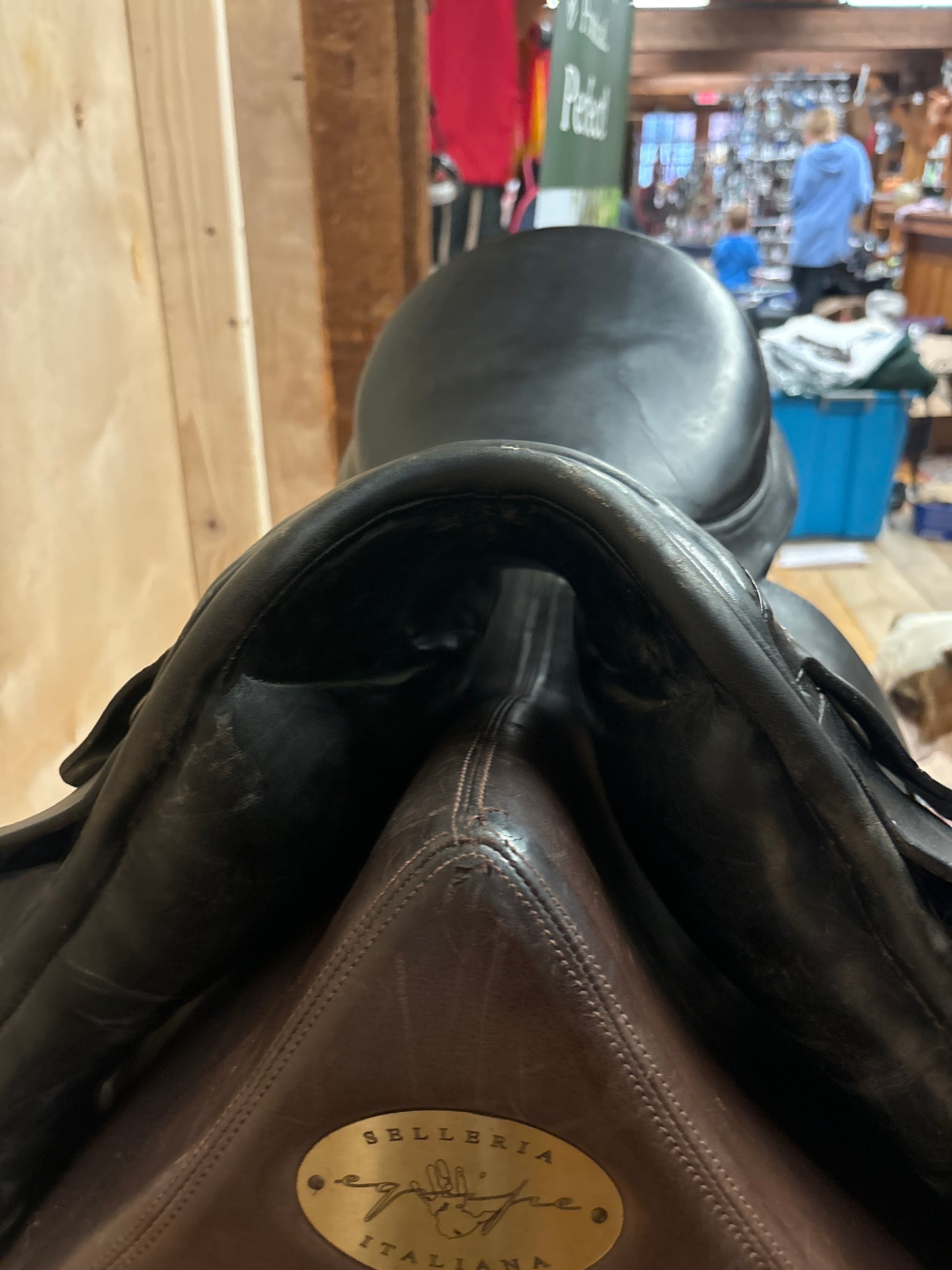 K Neidersuss Dressage Saddle-Medium-17.5” ***On Trial***