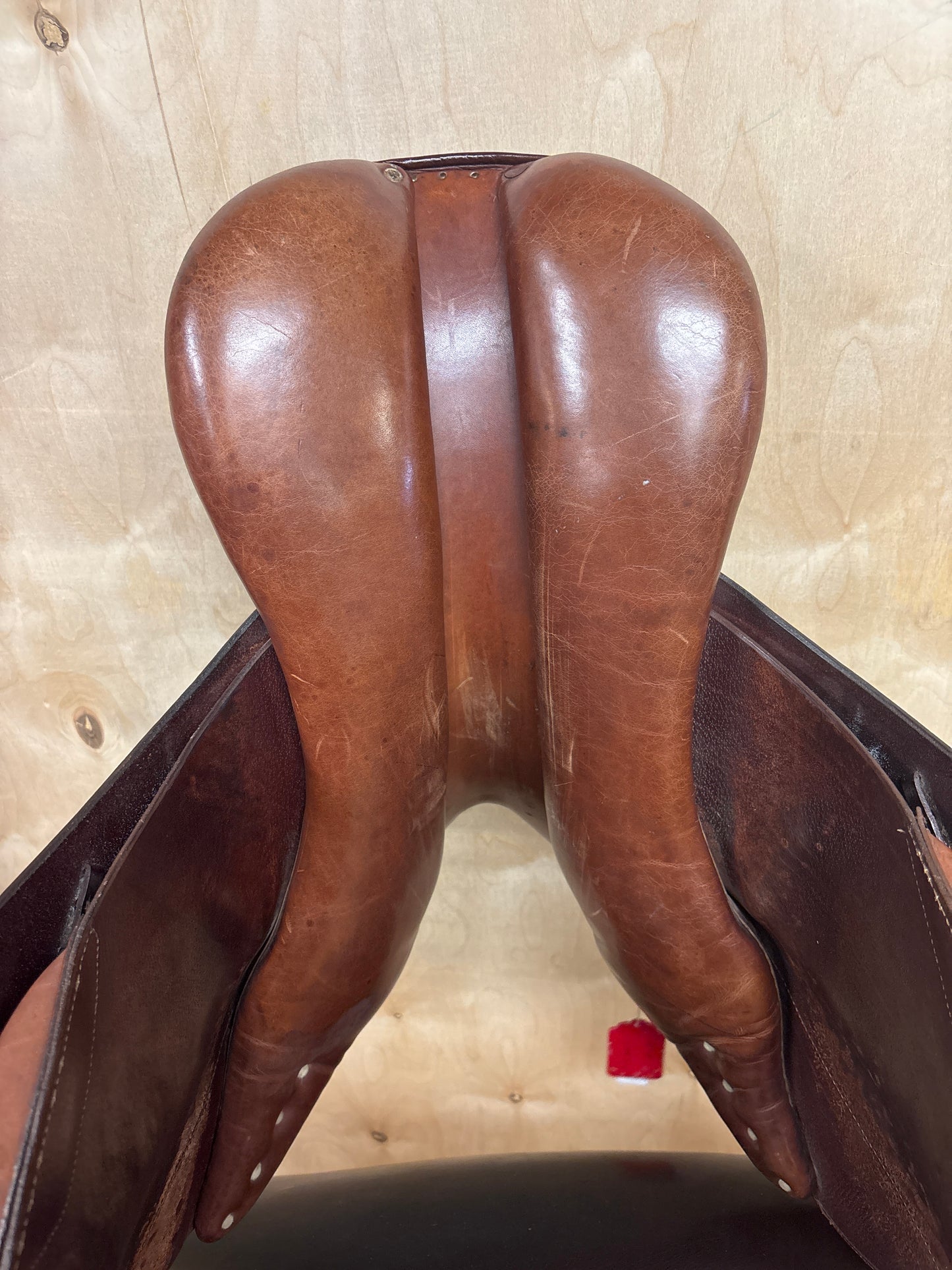 Dominus Jump Saddle-Red Brown-18”-Medium