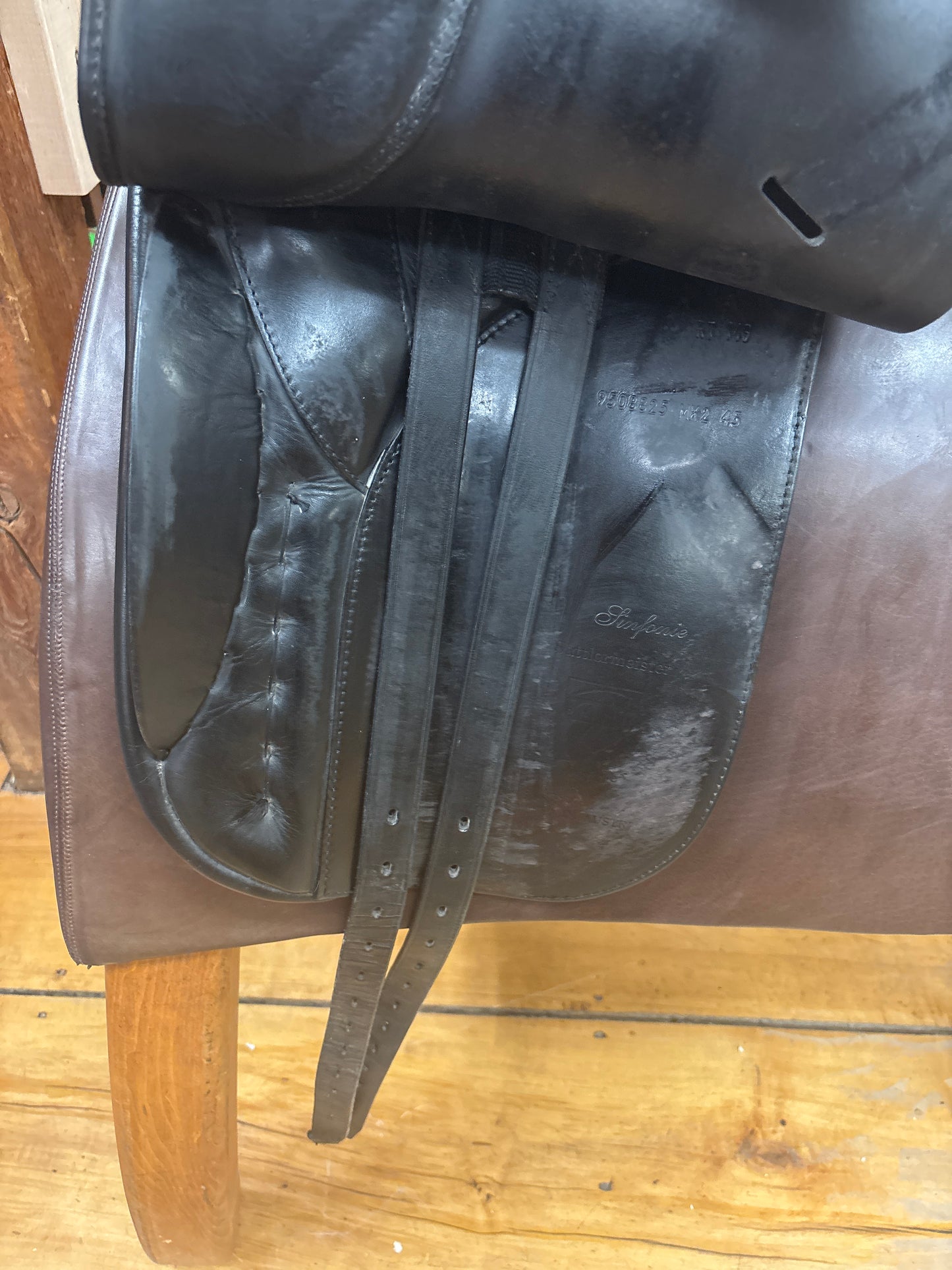 K. Neidersuss Sinphonie Dressage Saddle-Black-17.5”-Medium Wide