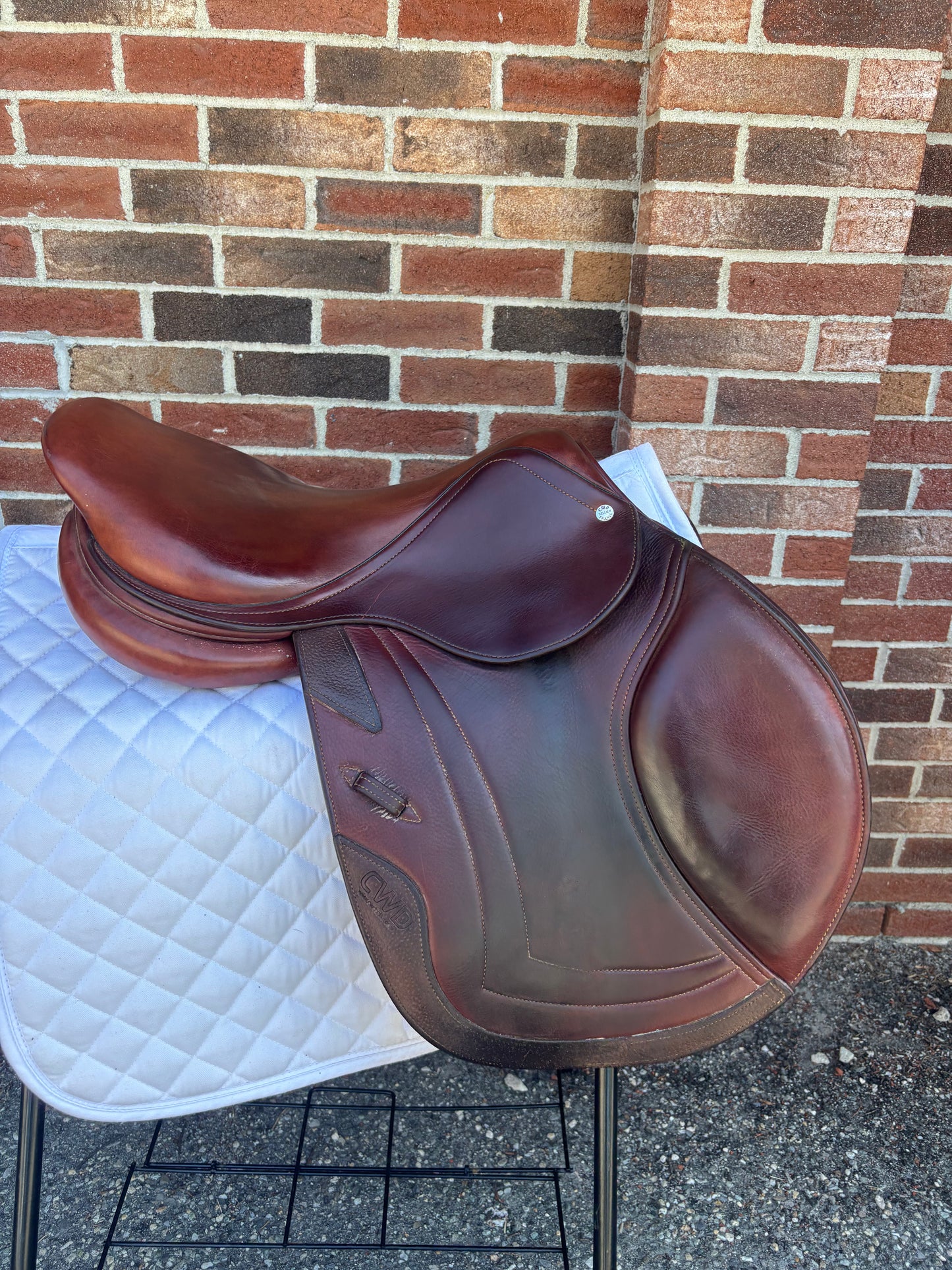 CWD SE02 Jump Saddle-Brown-17”-Medium