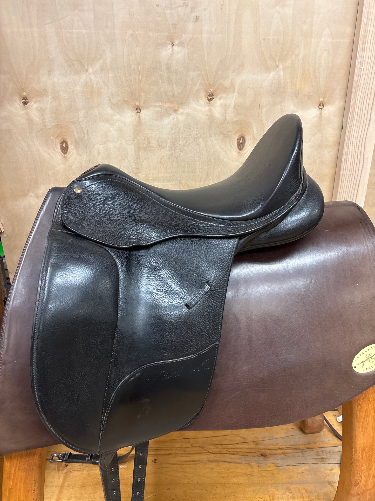 Bates Isabell Dressage Saddle-Black-17.5”-Adjustable