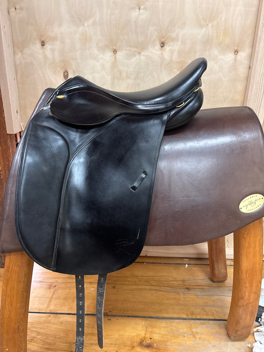 KenTaur Kari Dressage Saddle-Black-17.5”-Wide