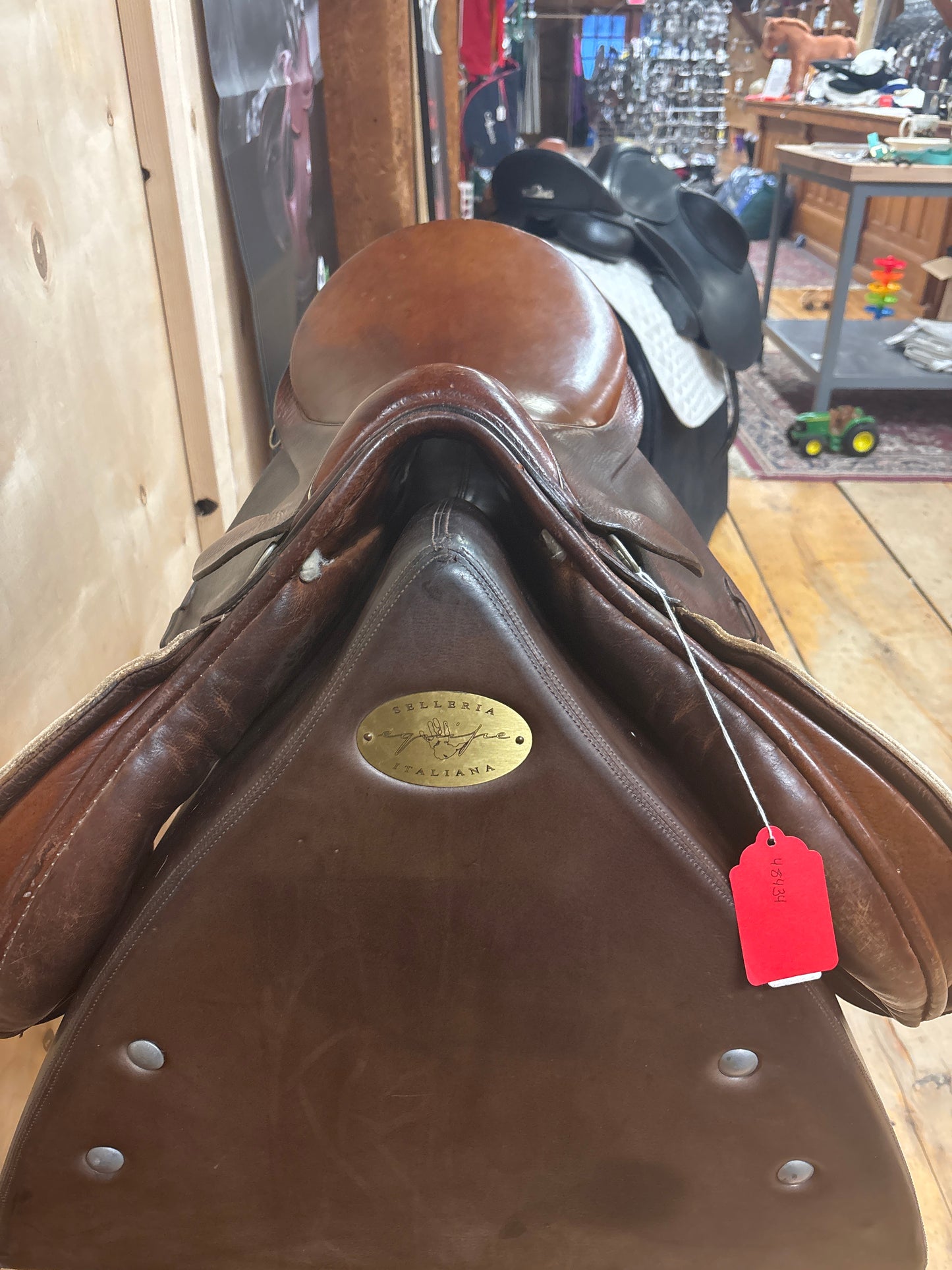 Stubben Sigfried Close Contact Saddle-Brown-17.5”-30cm