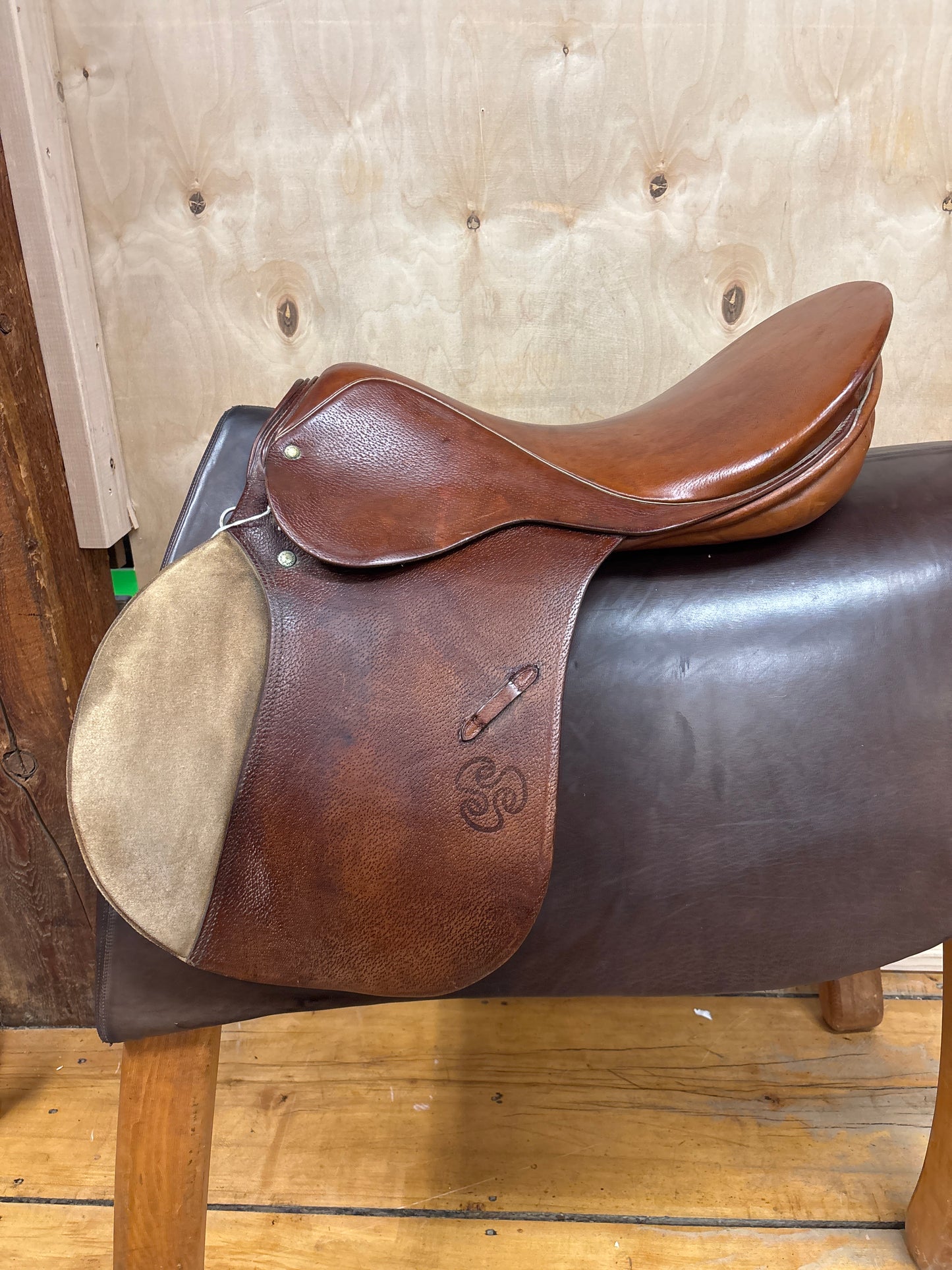 Stubben Siegfried Jump Saddle-Brown-19”-31cm