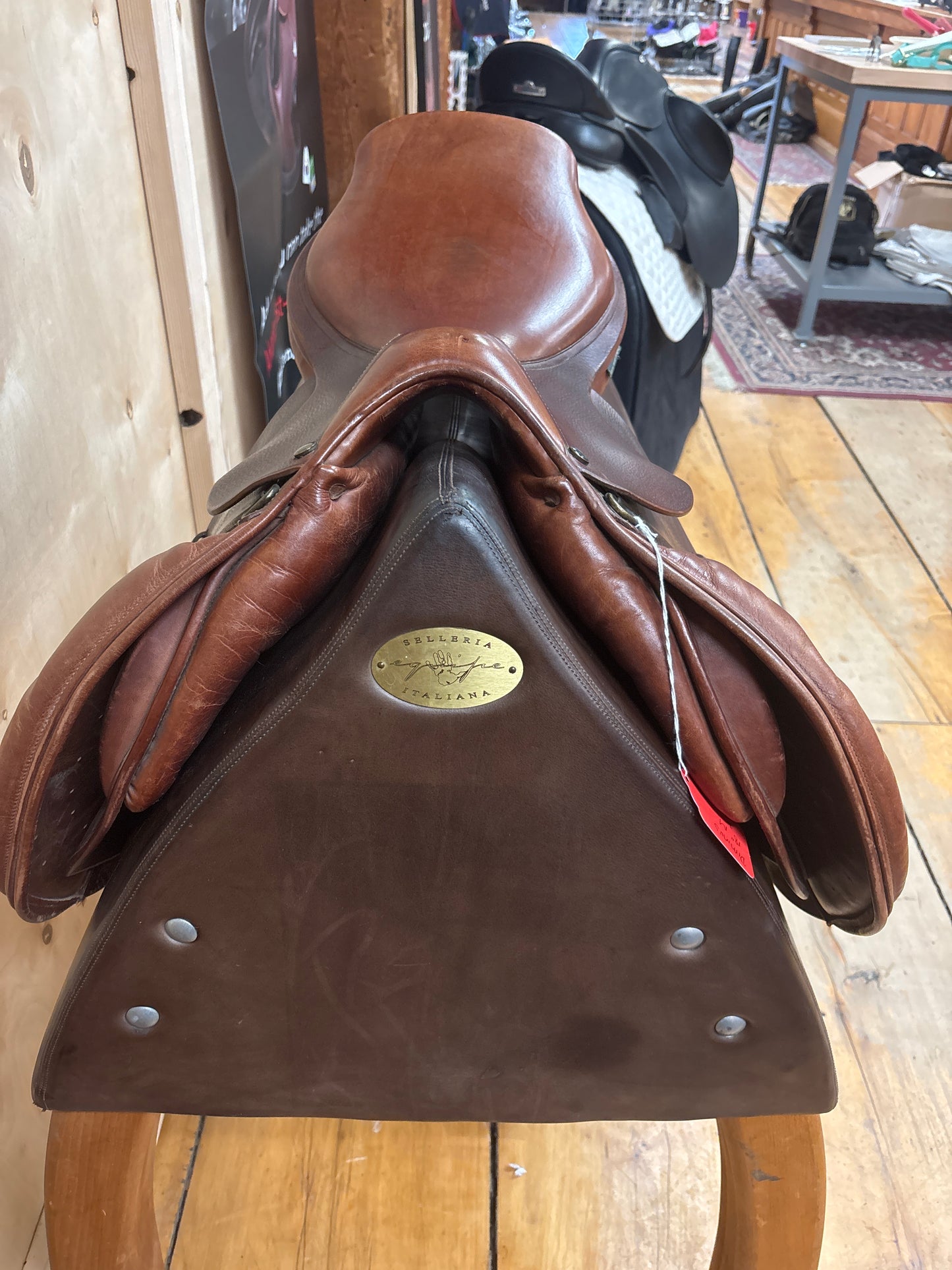 Dominus Jump Saddle-Brown-17.5”-Medium