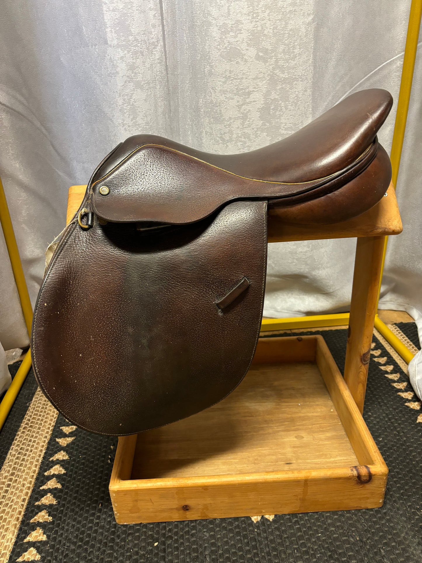 Collegiate Jump Saddle-Brown-Medium Narrow-16.5”