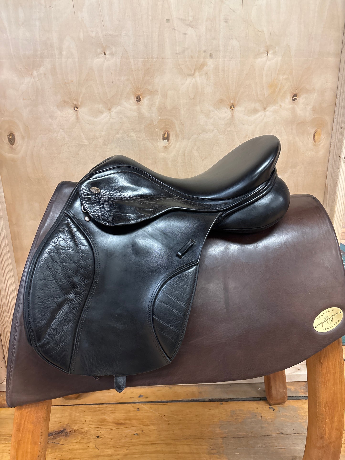 Kent and Masters All Purpose Saddle-Black-17”-Adjustable