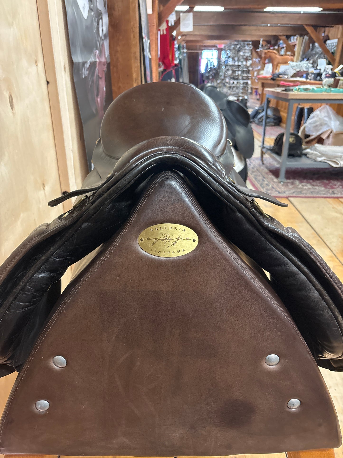 Albion Original Comfort All Purpose Saddle-Brown-17”-Medium Wide