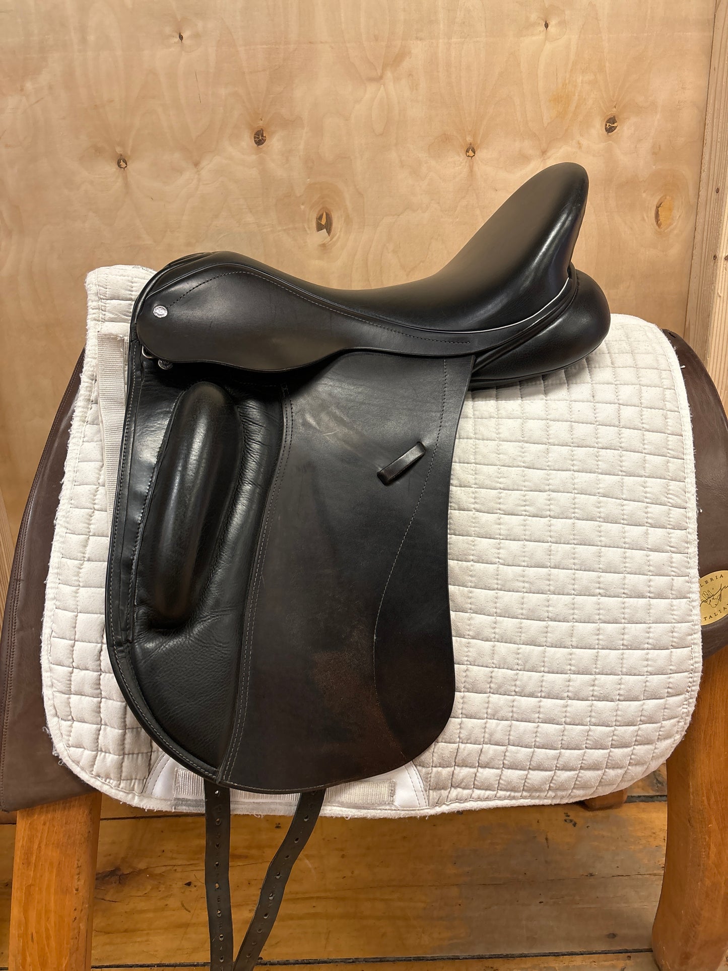 Custom Saddlery Wolfgang Dressage Saddle-Black-Wide-18.5”