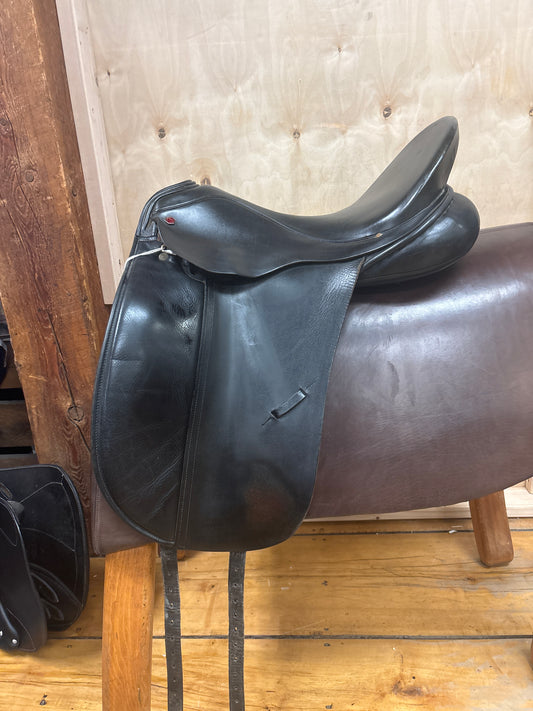 Albion SLK Dressage Saddle-Black-18”-Medium Wide