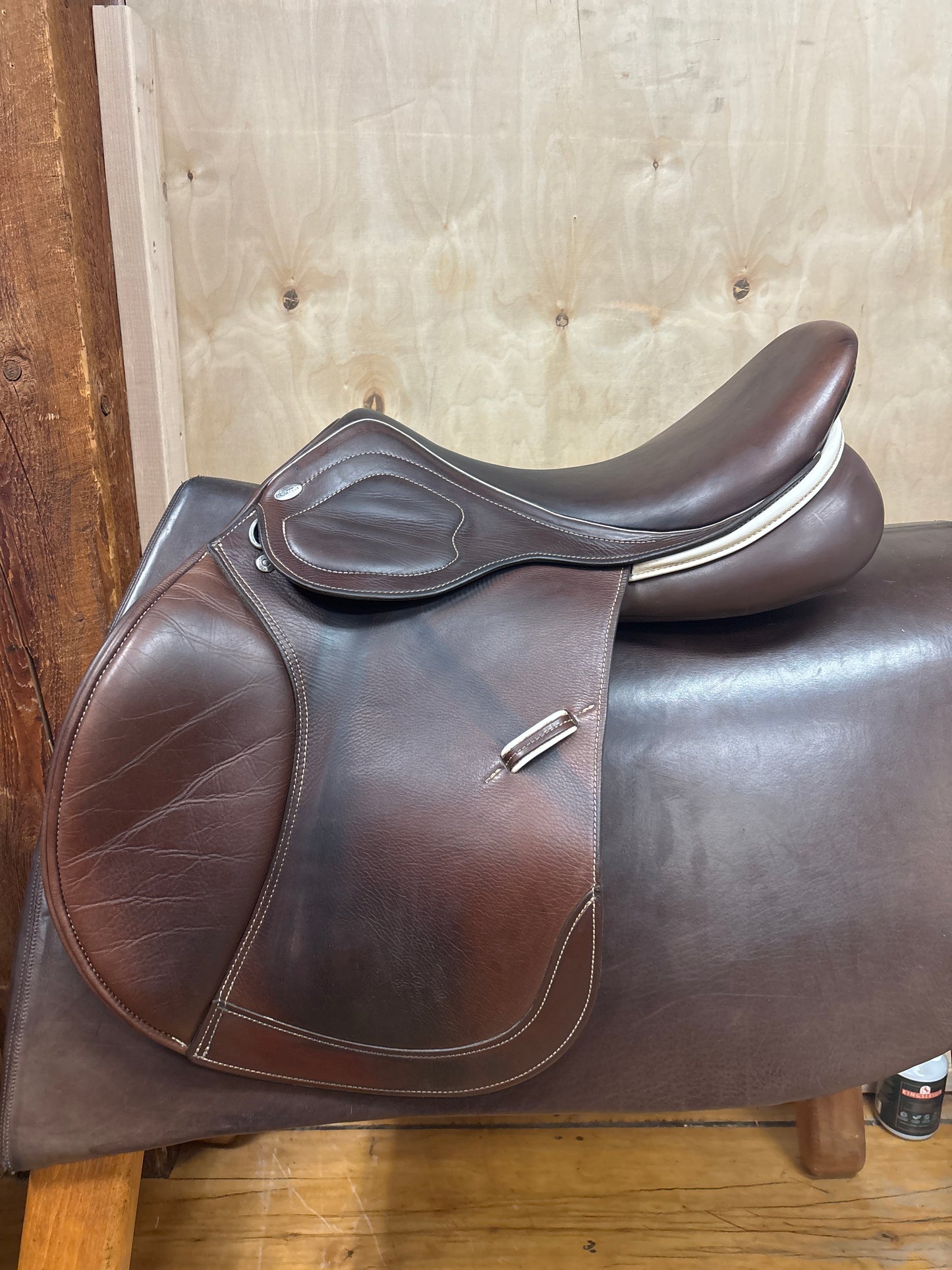 KenTaur Titan II Jump Saddle-Brown-17.5”-+2