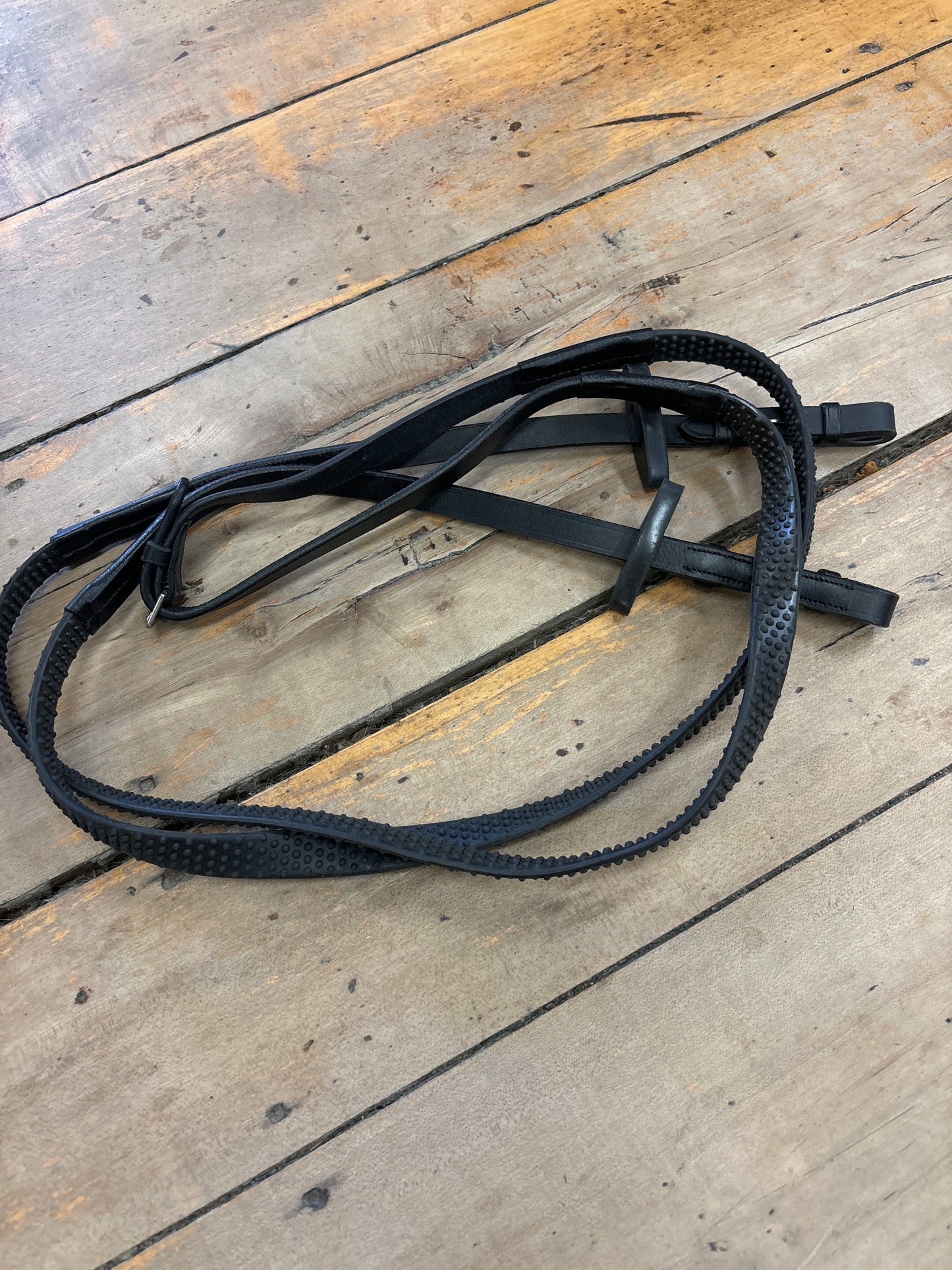 Rubber Pebble Reins with Martingale Stops-Black-Full