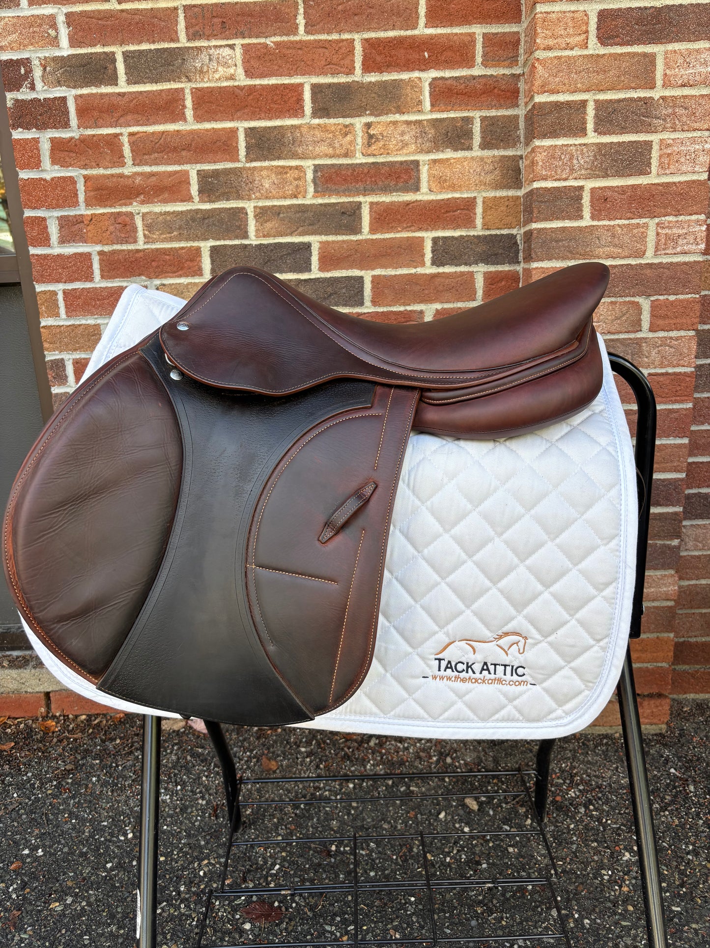 Arion J2 Jump Saddle-Brown-17”-Medium Wide