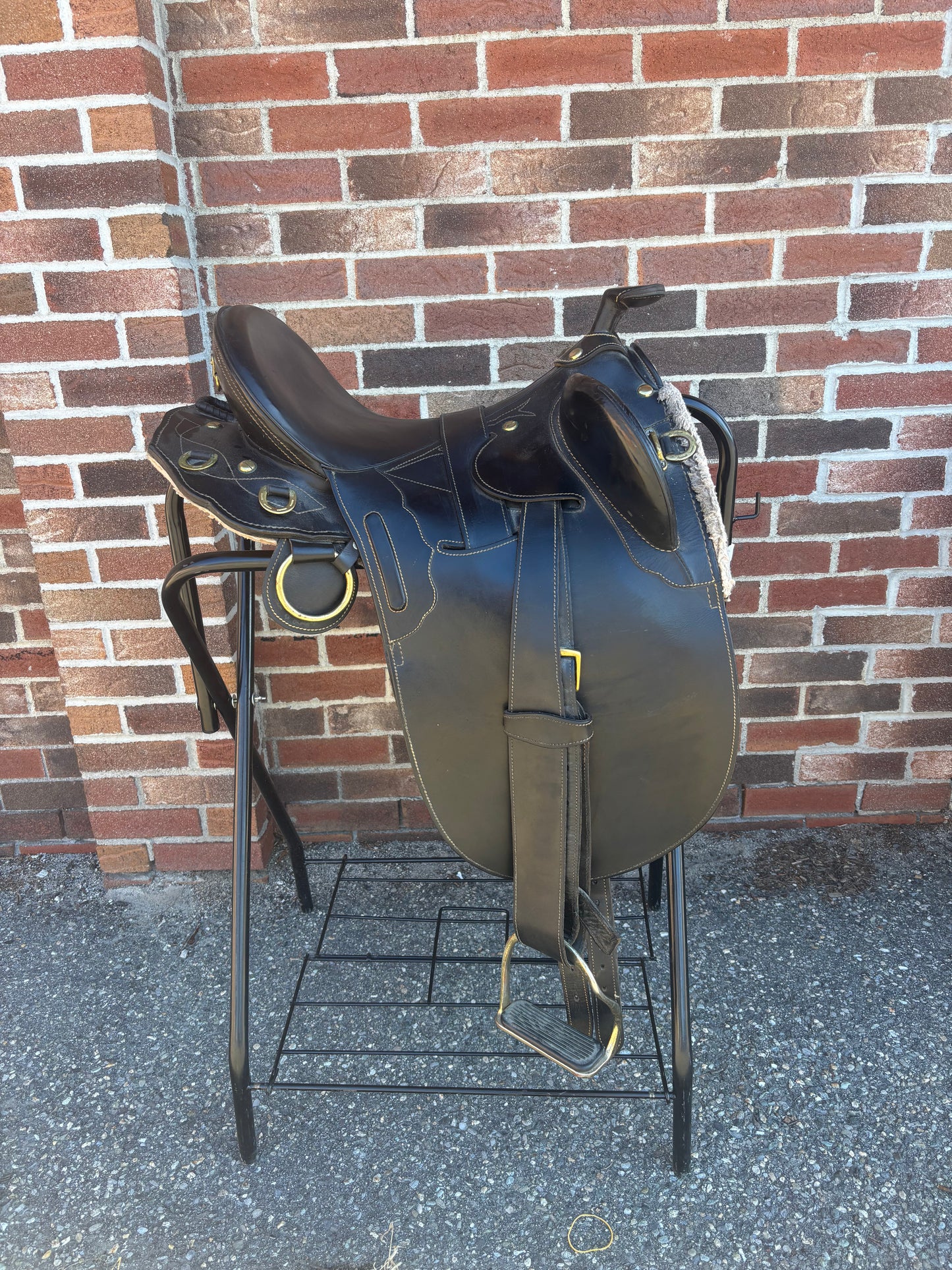 Australian Stock Saddle-Black-Medium Wide-17”