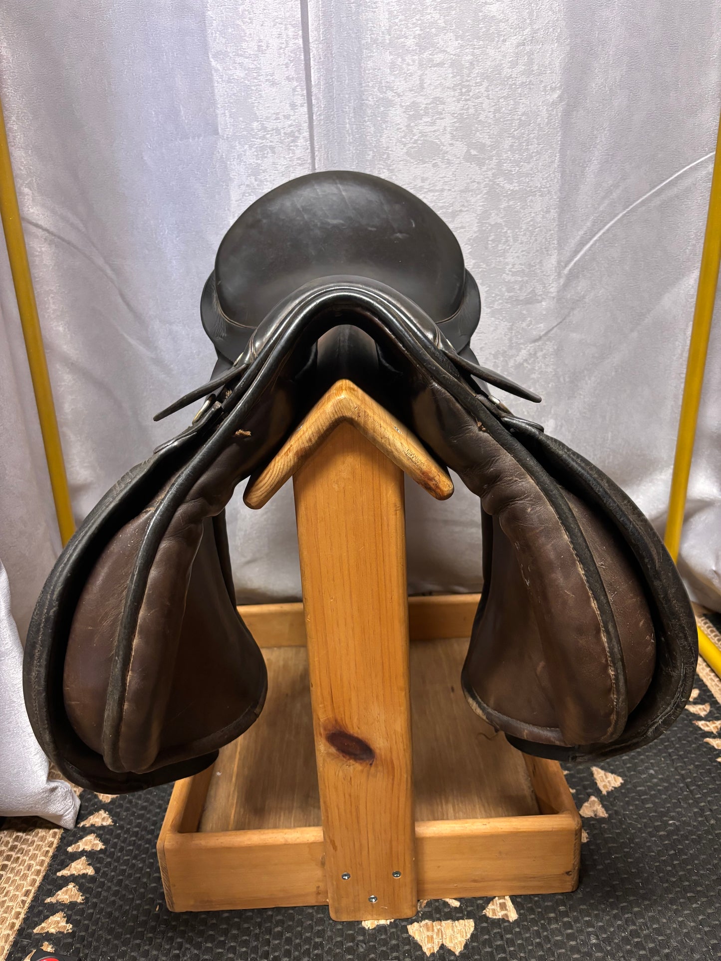 Berney Brothers All Purpose Saddle-Brown-Medium Wide-17”