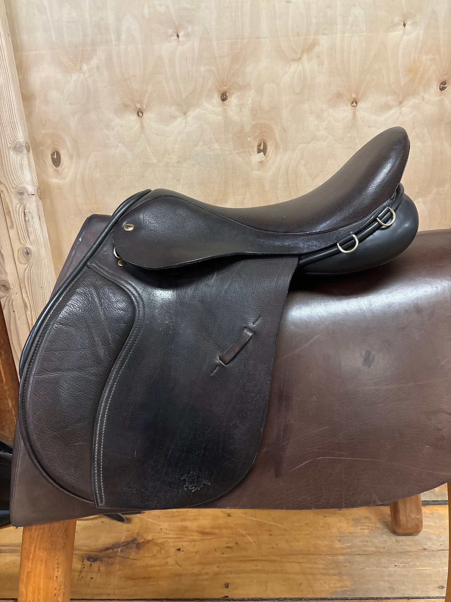 Black Country Equinox All Purpose Saddle-Brown-Wide-18” ***On Trial***