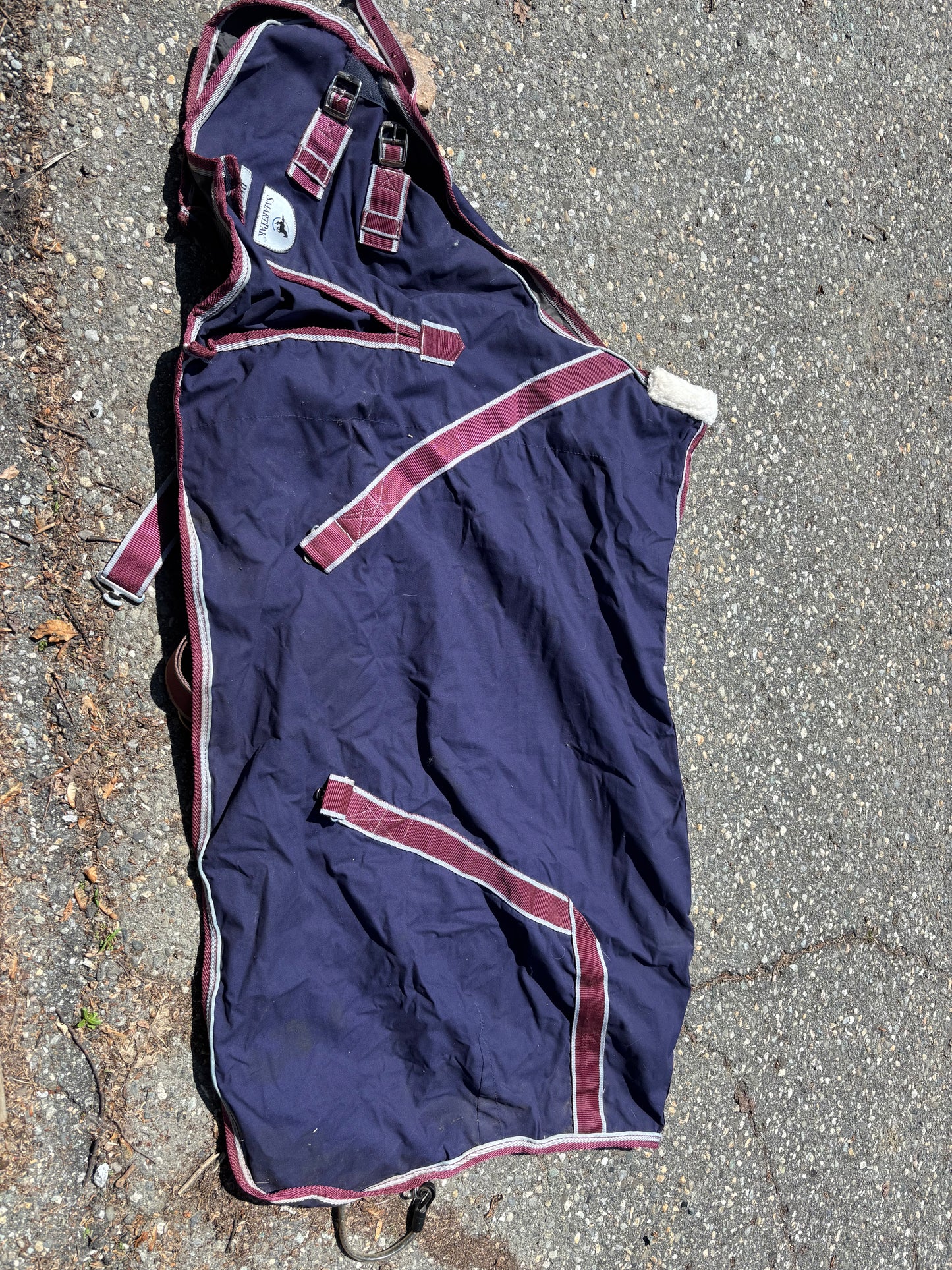 Smartpak Deluxe Stable Sheet-Navy/Maroon-60”