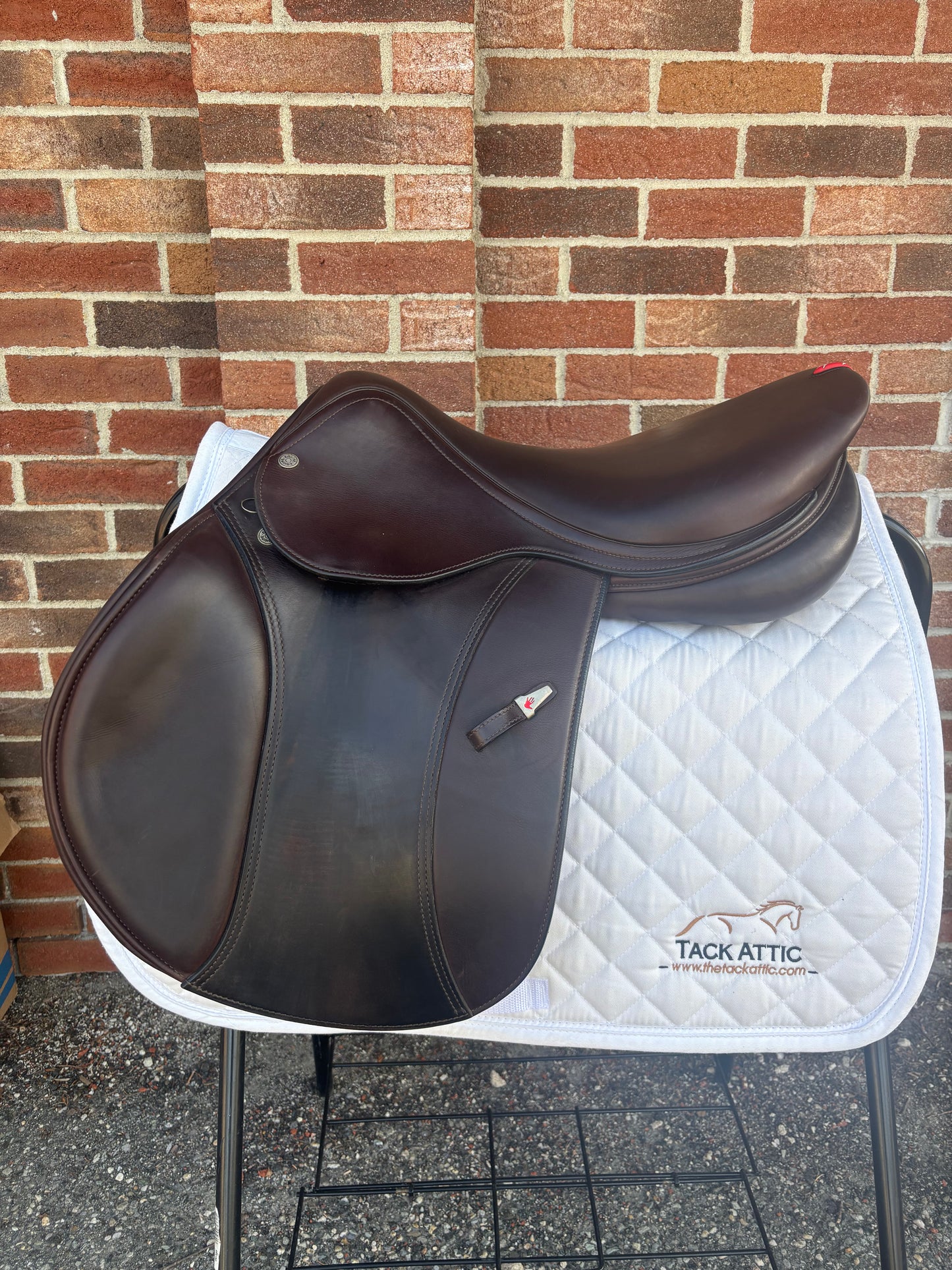 Equipe Evolution Jump Saddle-17.5”-+1 +1.5